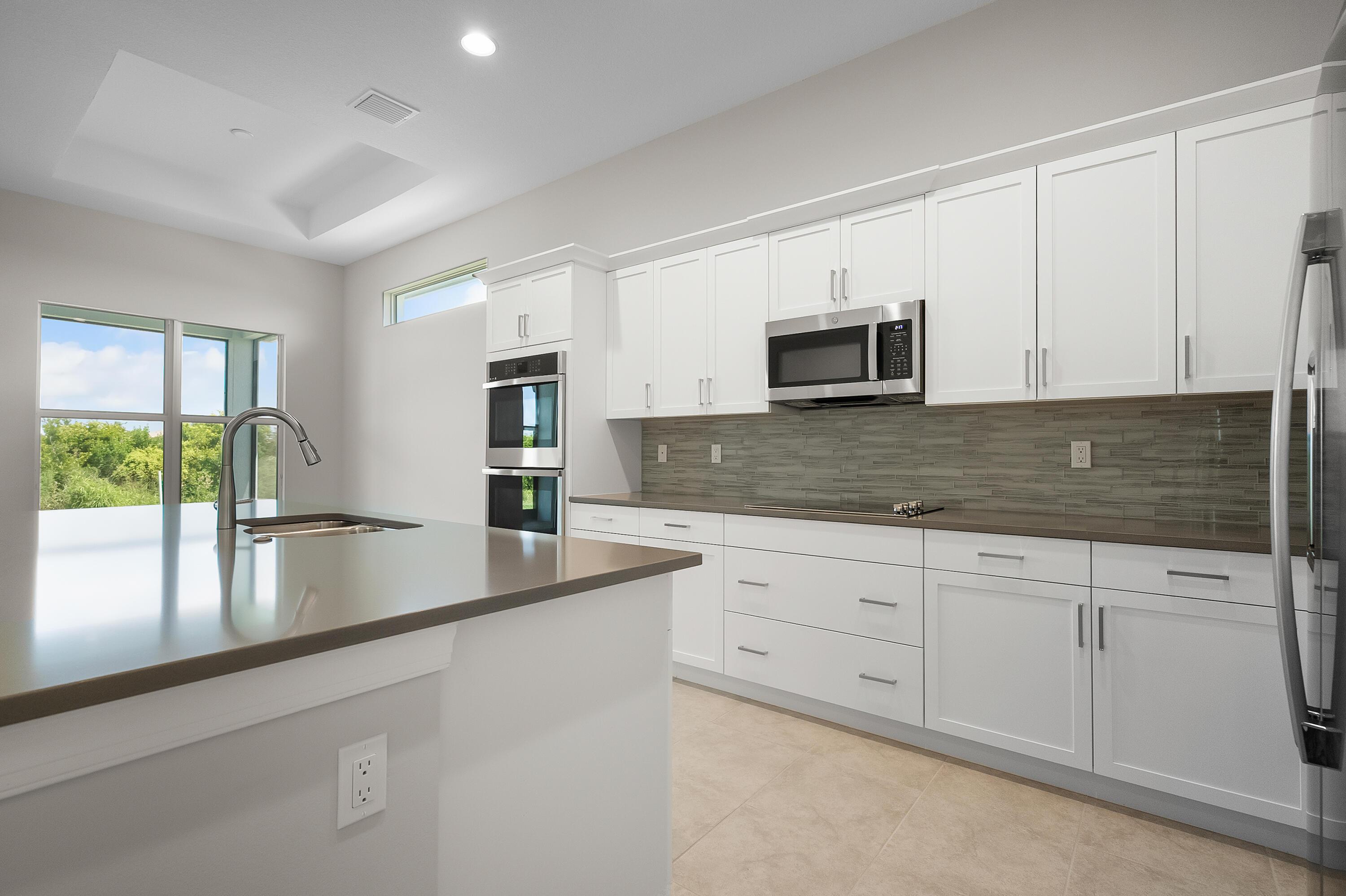 12507 SW Sunrise Lake Terrace, Port St. Lucie, FL 34987, Port St. Lucie - Photo 4