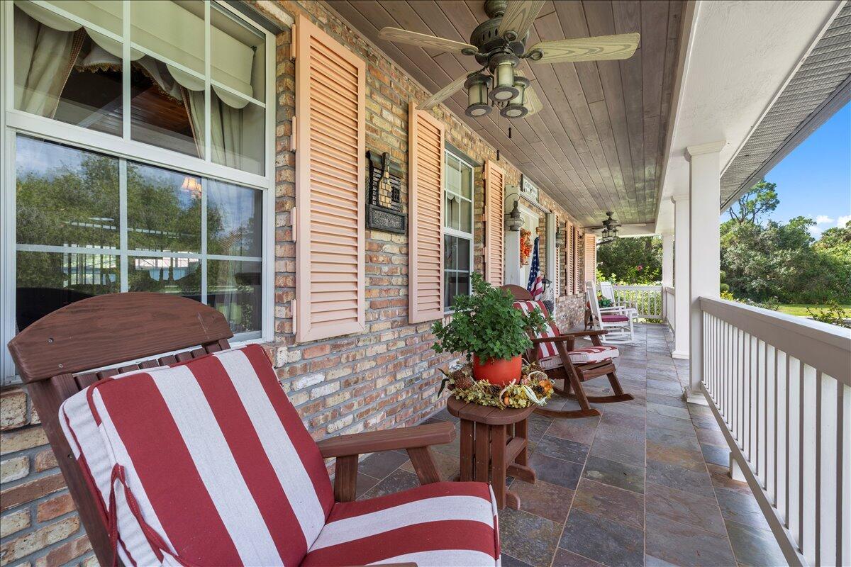 930 90th Avenue, Vero Beach, FL 32966, Vero Beach - Photo 5