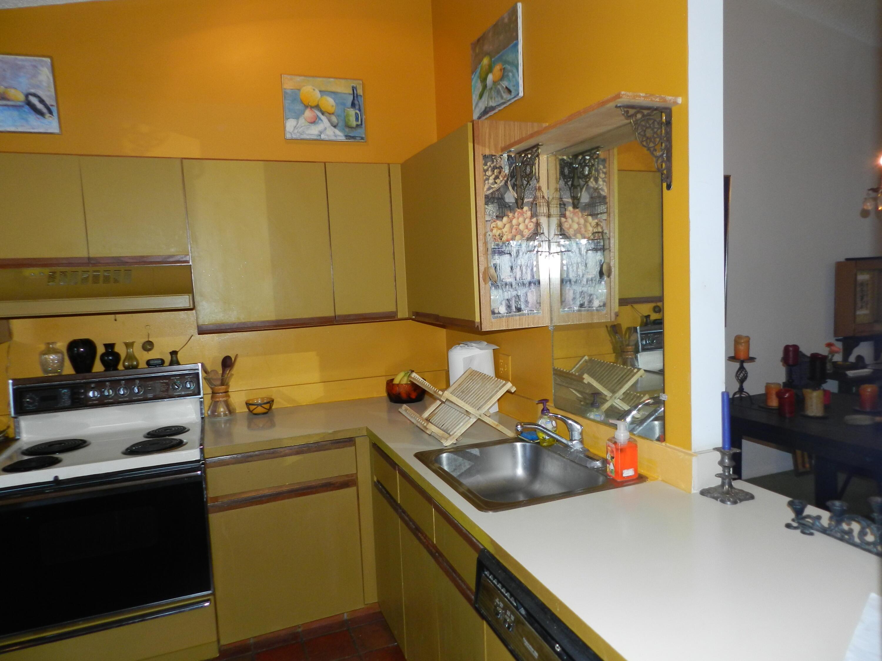 450 Knollwood Court, Royal Palm Beach, FL 33411, Royal Palm Beach - Photo 4