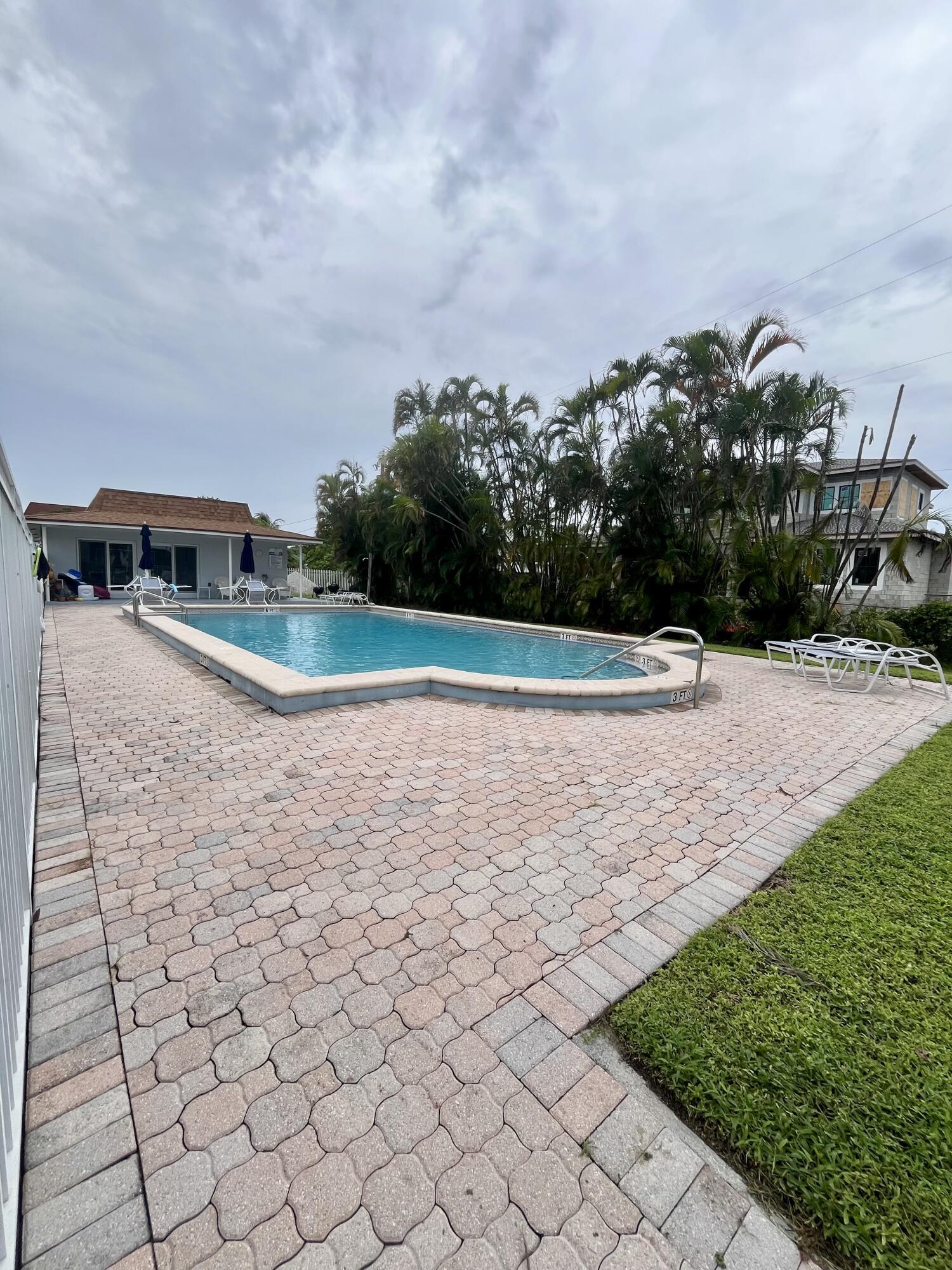 658 NE 6th Court L, Boynton Beach, FL 33435, Boynton Beach - Photo 2