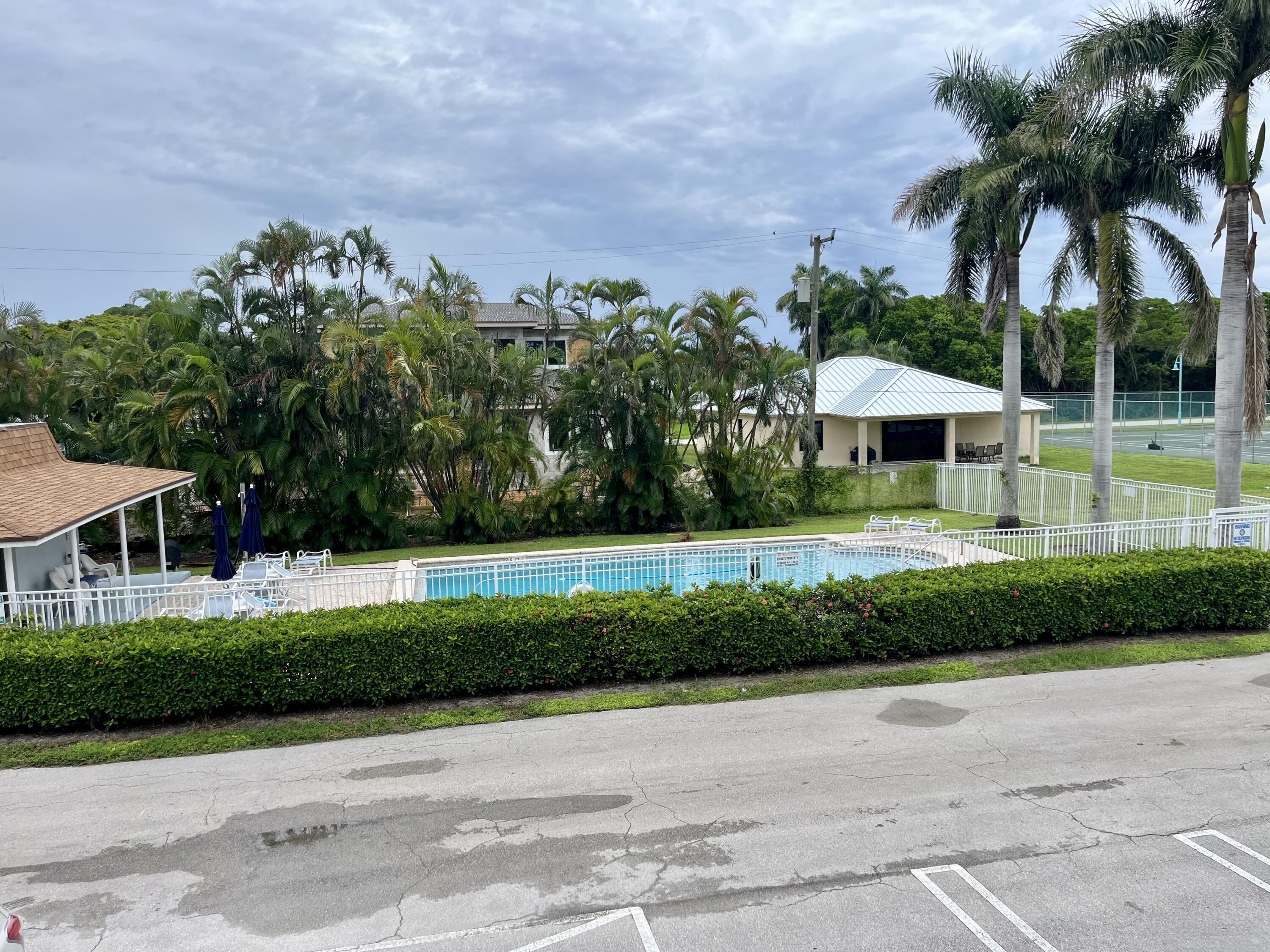 658 NE 6th Court L, Boynton Beach, FL 33435, Boynton Beach - Photo 3