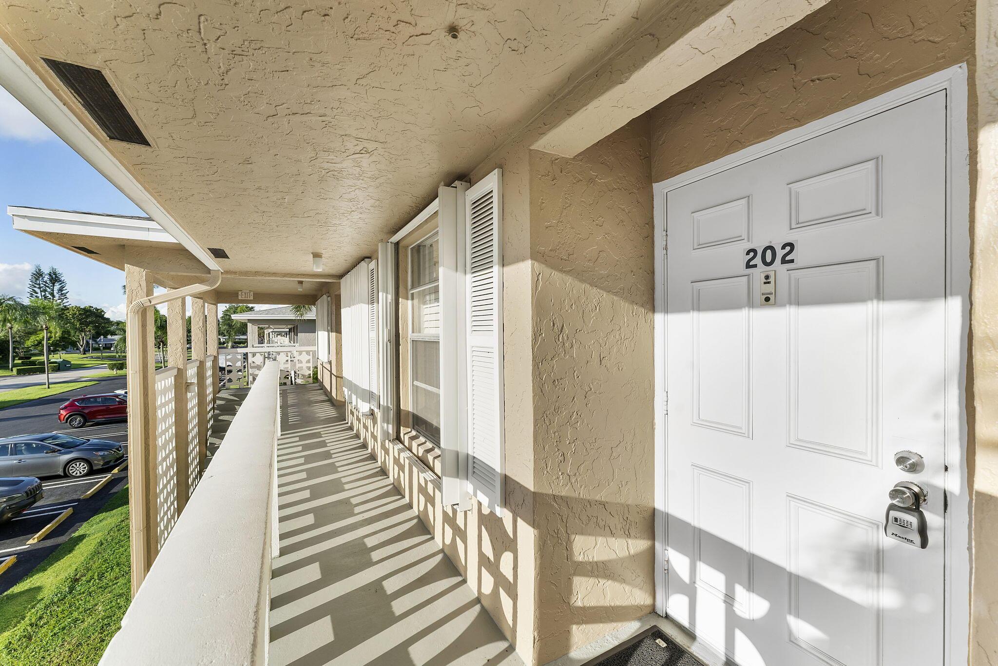 1050 Citrus 202, Delray Beach, FL 33445, Delray Beach - Photo 2