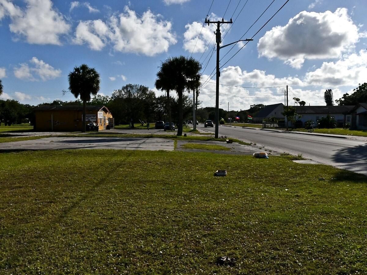 708 N 13th Street, Fort Pierce, FL 34950, Fort Pierce - Photo 2