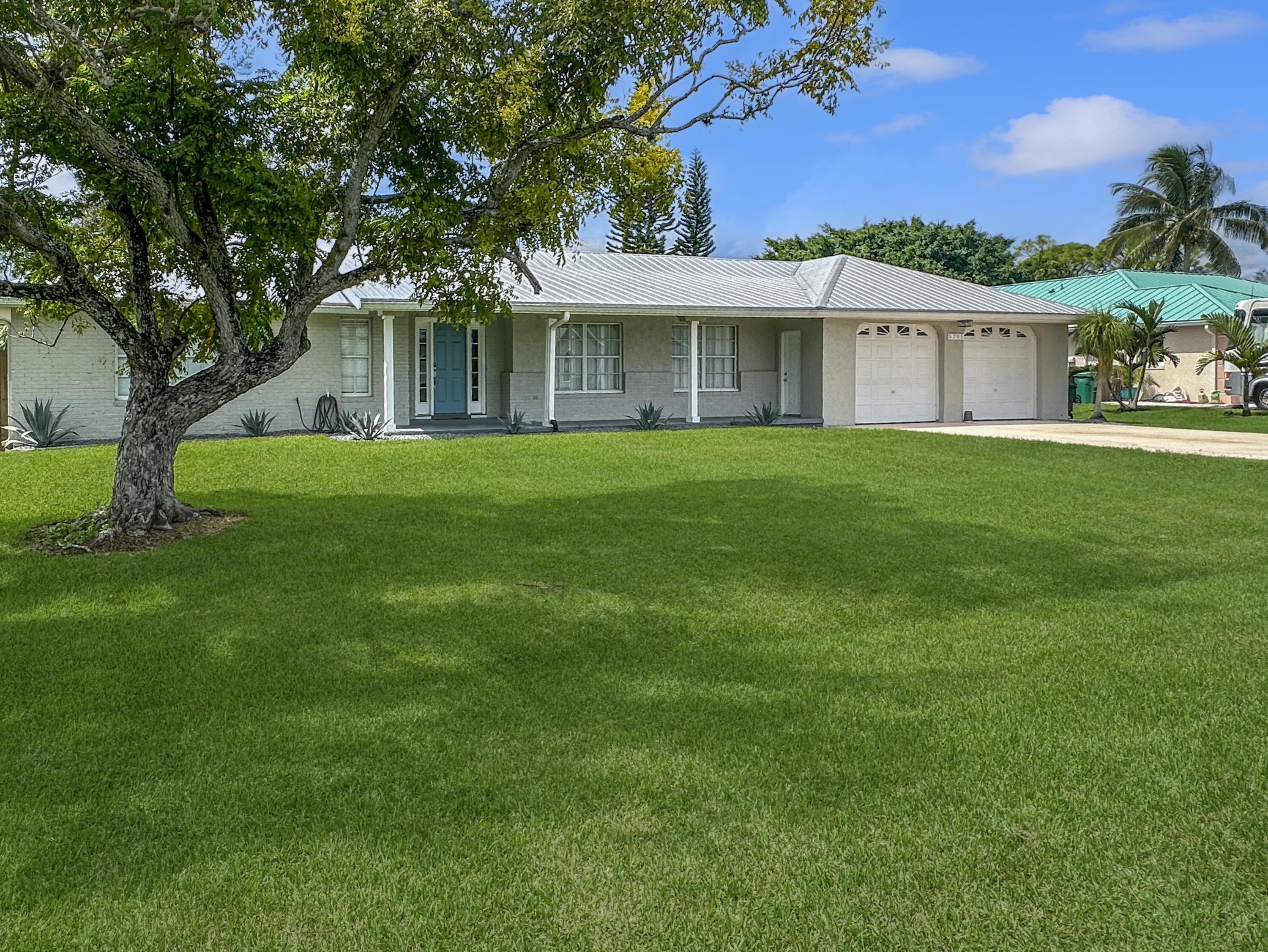 5205 Feather Creek Drive, Fort Pierce, FL 34951, Fort Pierce - Photo 2