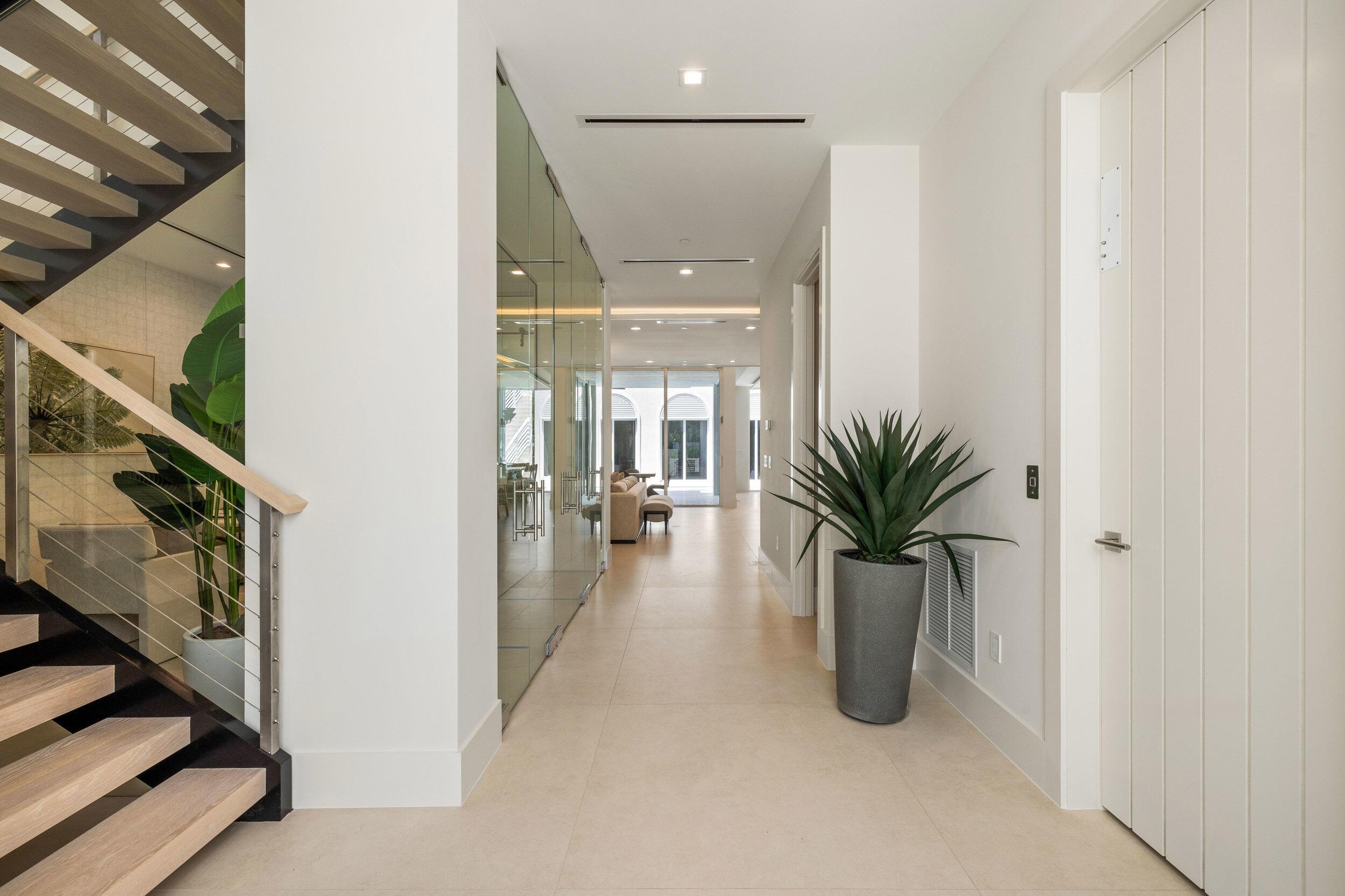 812 Palm Trail, Delray Beach, FL 33483, Delray Beach - Photo 5