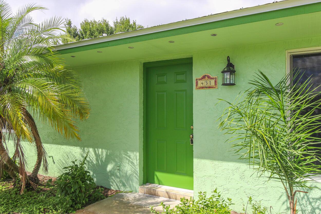 431 NE Julia Court, Jensen Beach, FL 34957, Jensen Beach - Photo 4