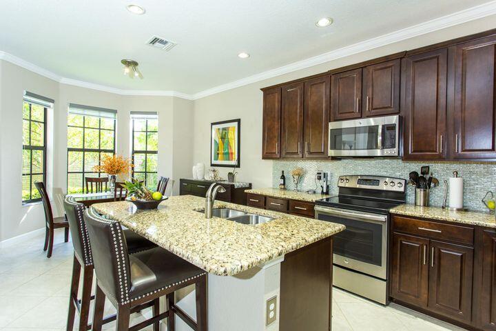 10426 Wellington Parc Drive, Wellington, FL 33449, Wellington - Photo 5