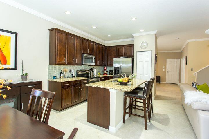 10426 Wellington Parc Drive, Wellington, FL 33449, Wellington - Photo 4