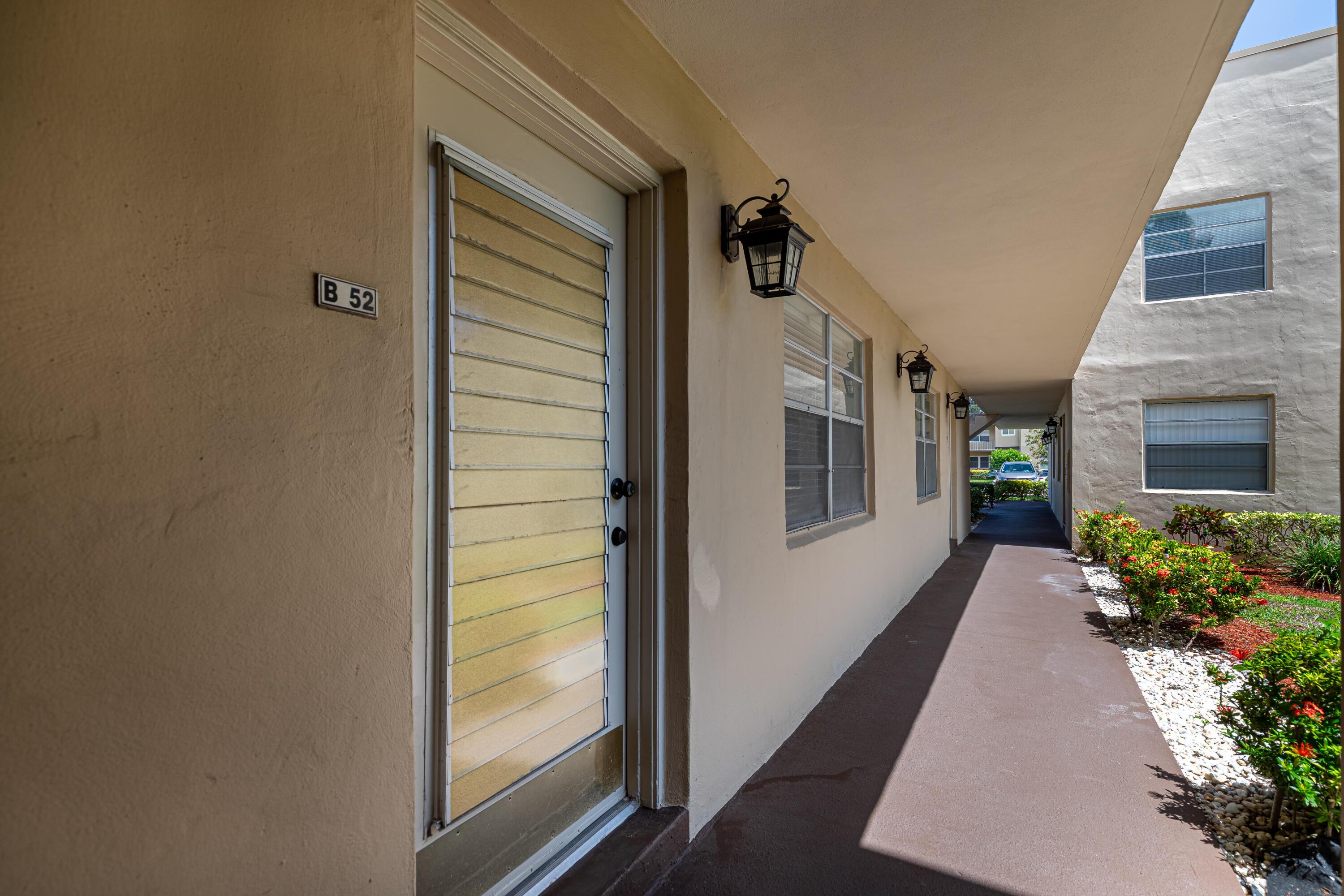 52 Burgundy B, Delray Beach, FL 33484, Delray Beach - Photo 2