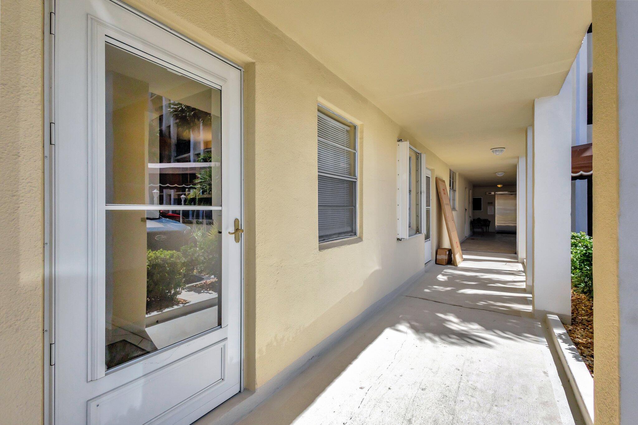 105 Paradise Harbour Boulevard 109, North Palm Beach, FL 33408, North Palm Beach - Photo 2