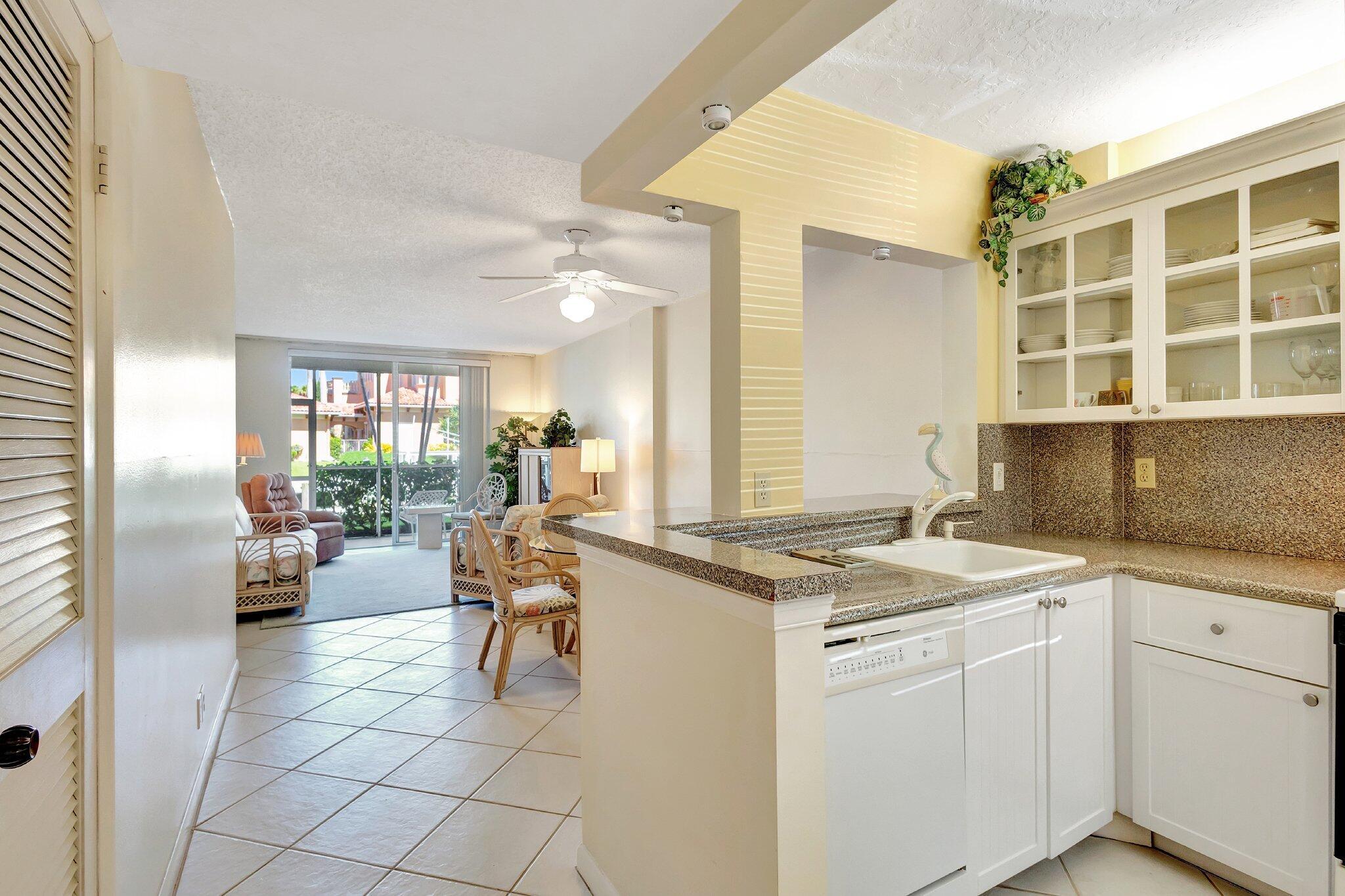 105 Paradise Harbour Boulevard 109, North Palm Beach, FL 33408, North Palm Beach - Photo 3