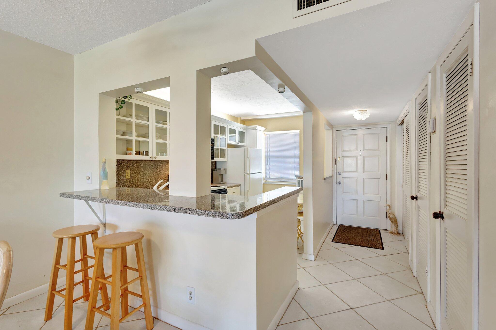 105 Paradise Harbour Boulevard 109, North Palm Beach, FL 33408, North Palm Beach - Photo 4