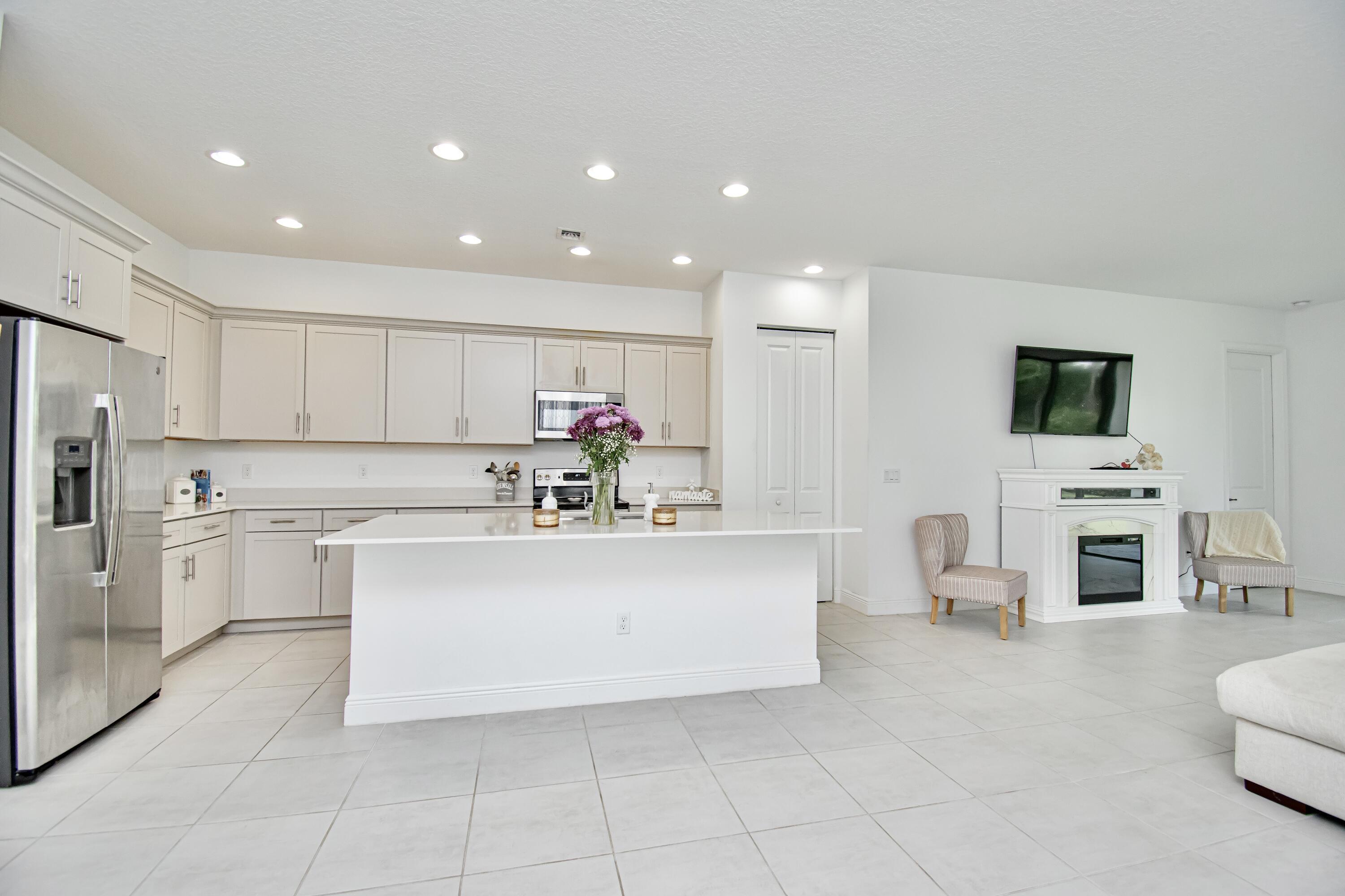 16420 Sandy Shore Drive, Loxahatchee, FL 33470, Loxahatchee - Photo 4