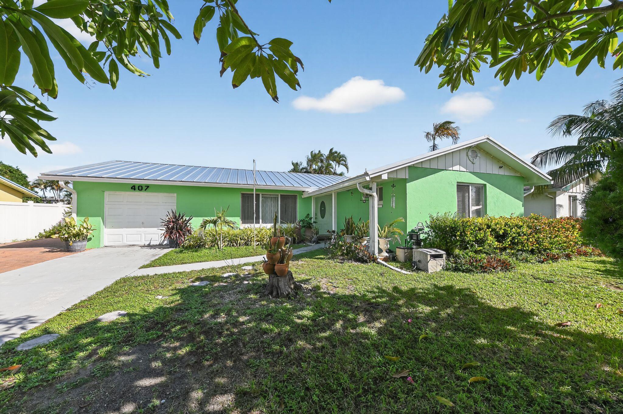 407 Highwood Circle, Jupiter, FL 33458, Jupiter - Photo 2
