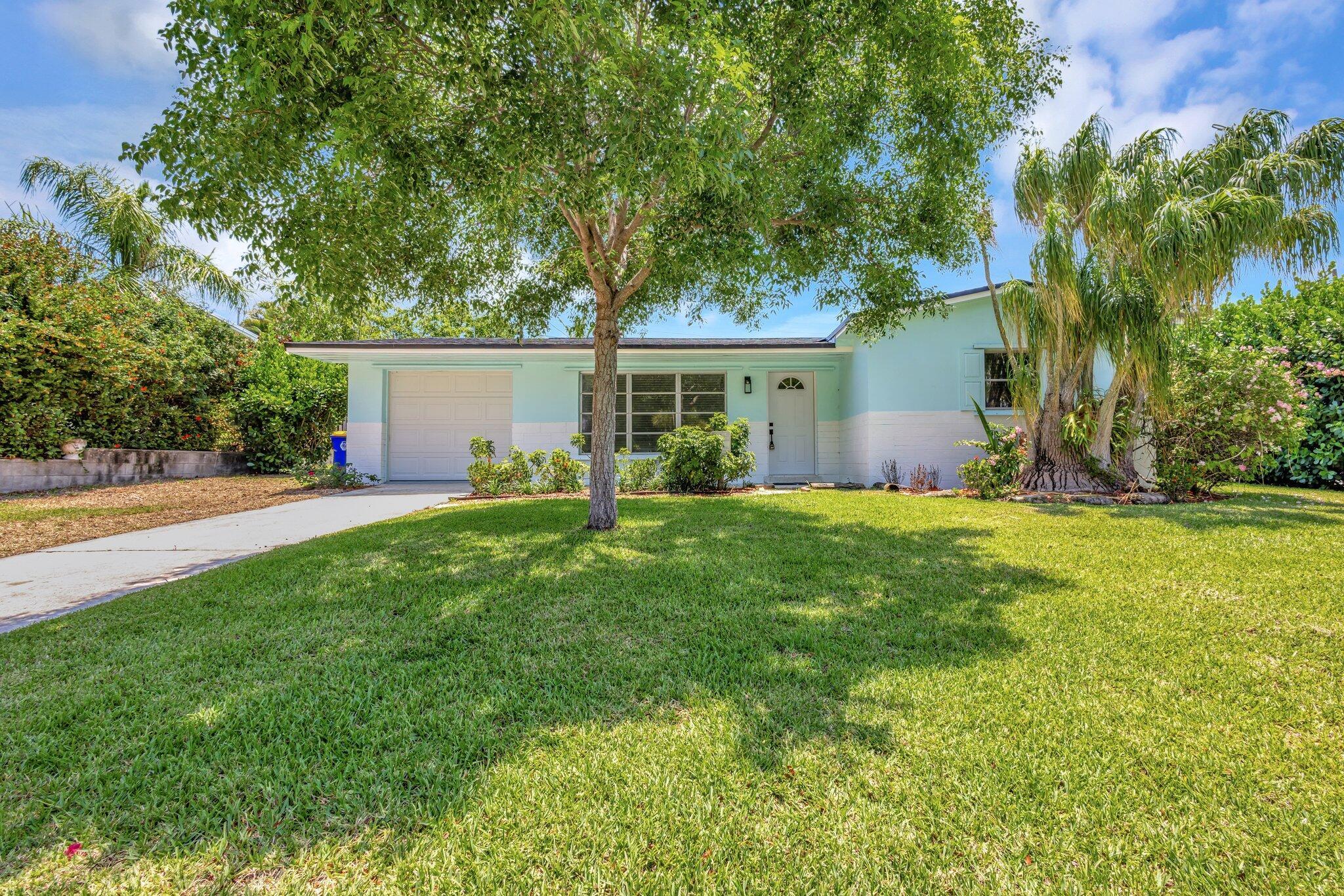 3837 NE Melba Drive, Jensen Beach, FL 34957, Jensen Beach - Photo 2