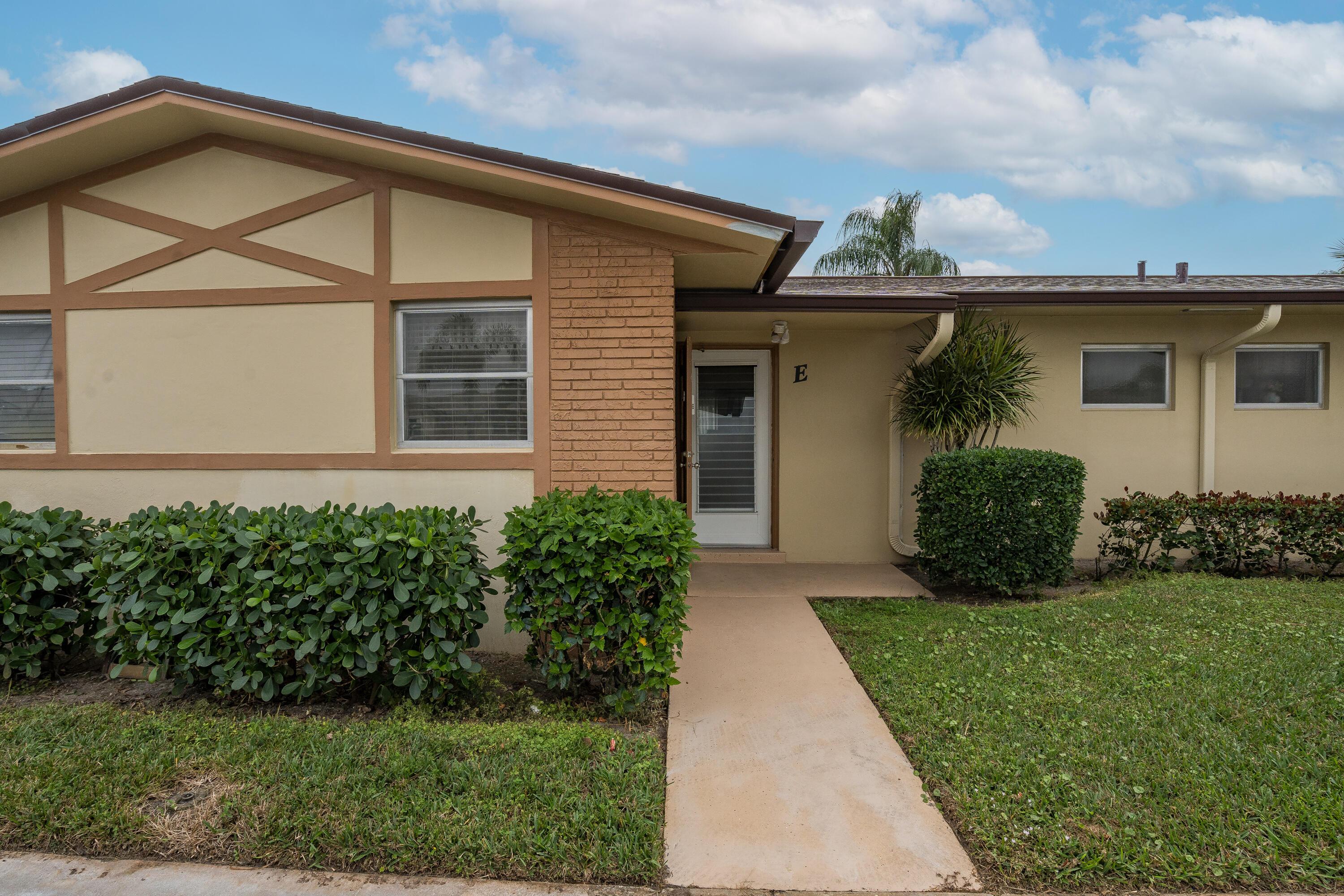 2832 W Crosley Drive E, West Palm Beach, FL 33415, West Palm Beach - Photo 2