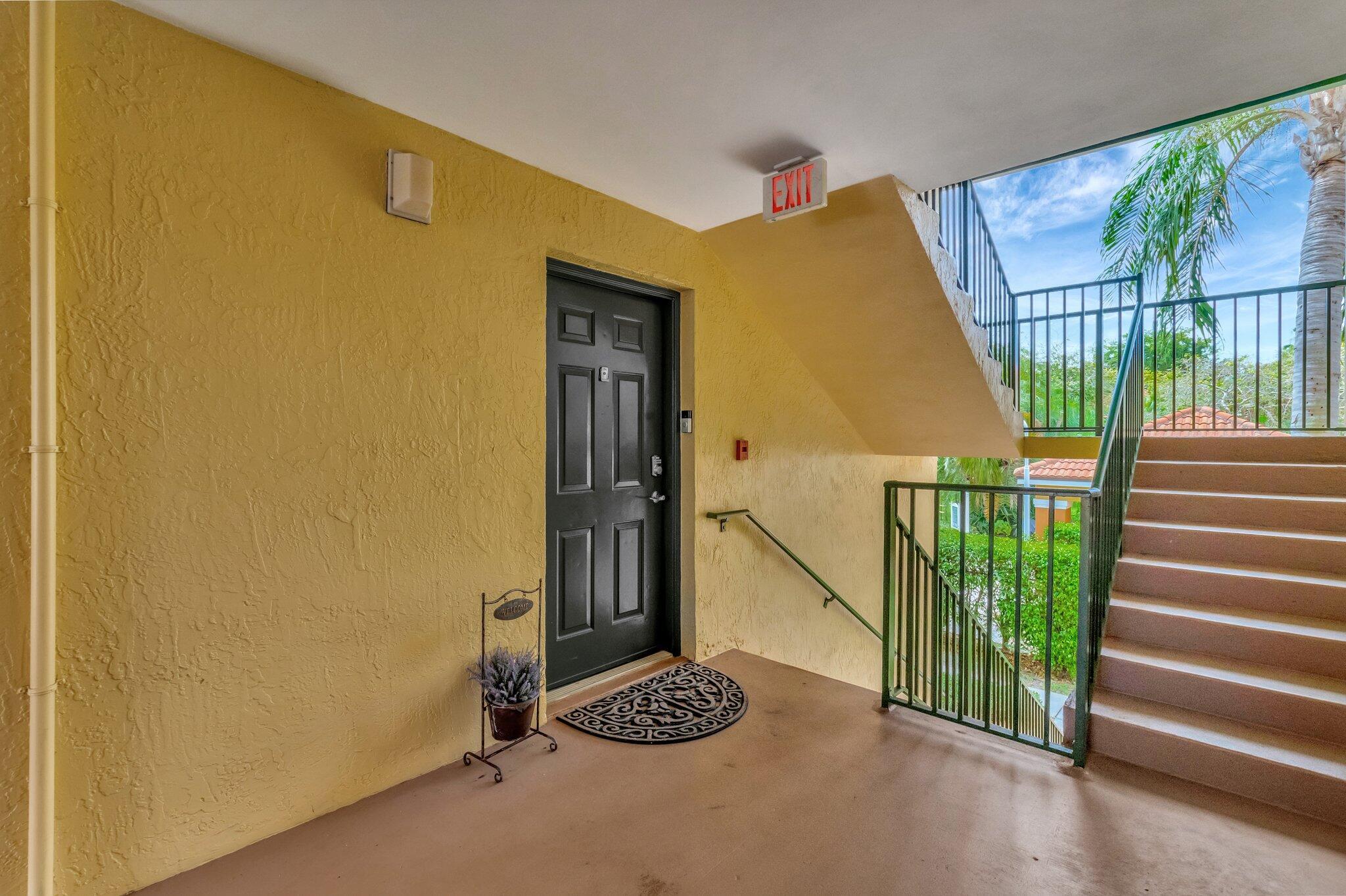 103 Yacht Club Way 206, Hypoluxo, FL 33462, Hypoluxo - Photo 3