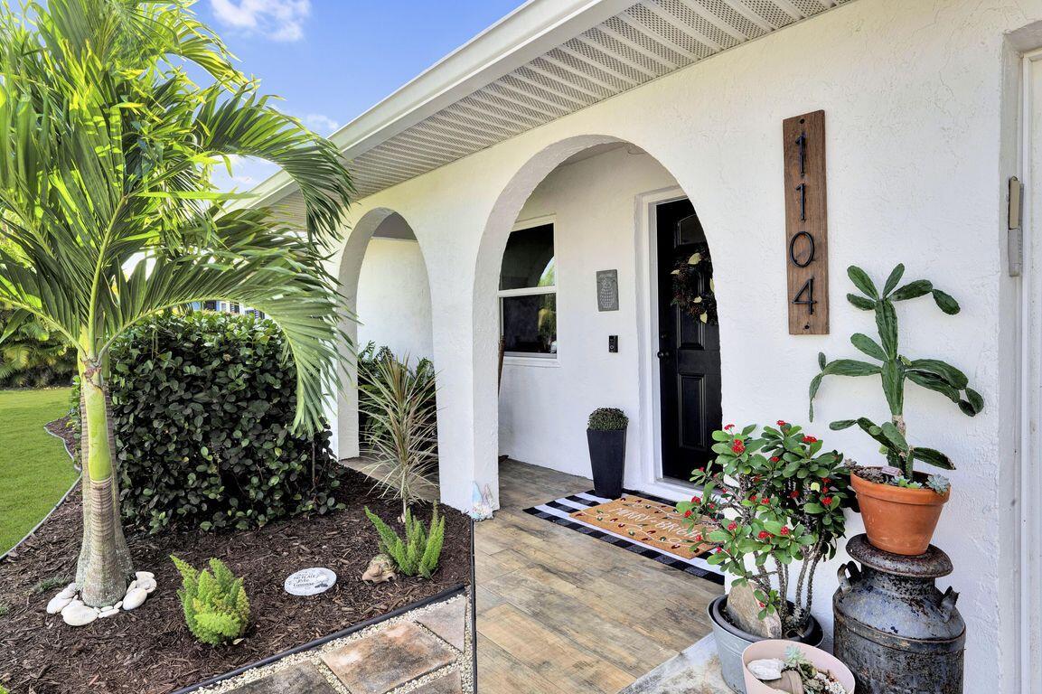 1104 NW 12th Terrace, Stuart, FL 34994, Stuart - Photo 5
