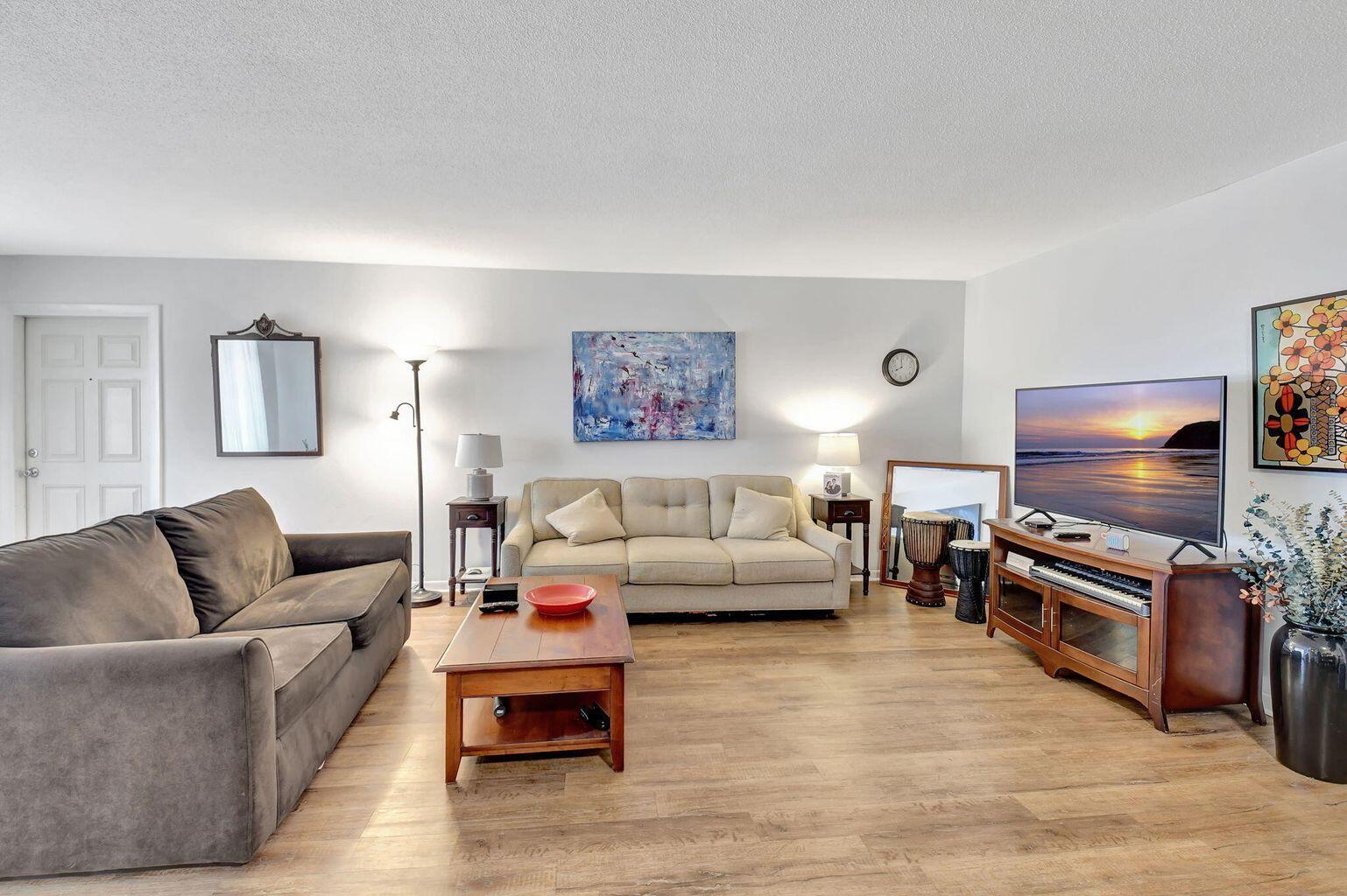 170 High Point Terrace E Apt B, Delray Beach, FL 33445, Delray Beach - Photo 5