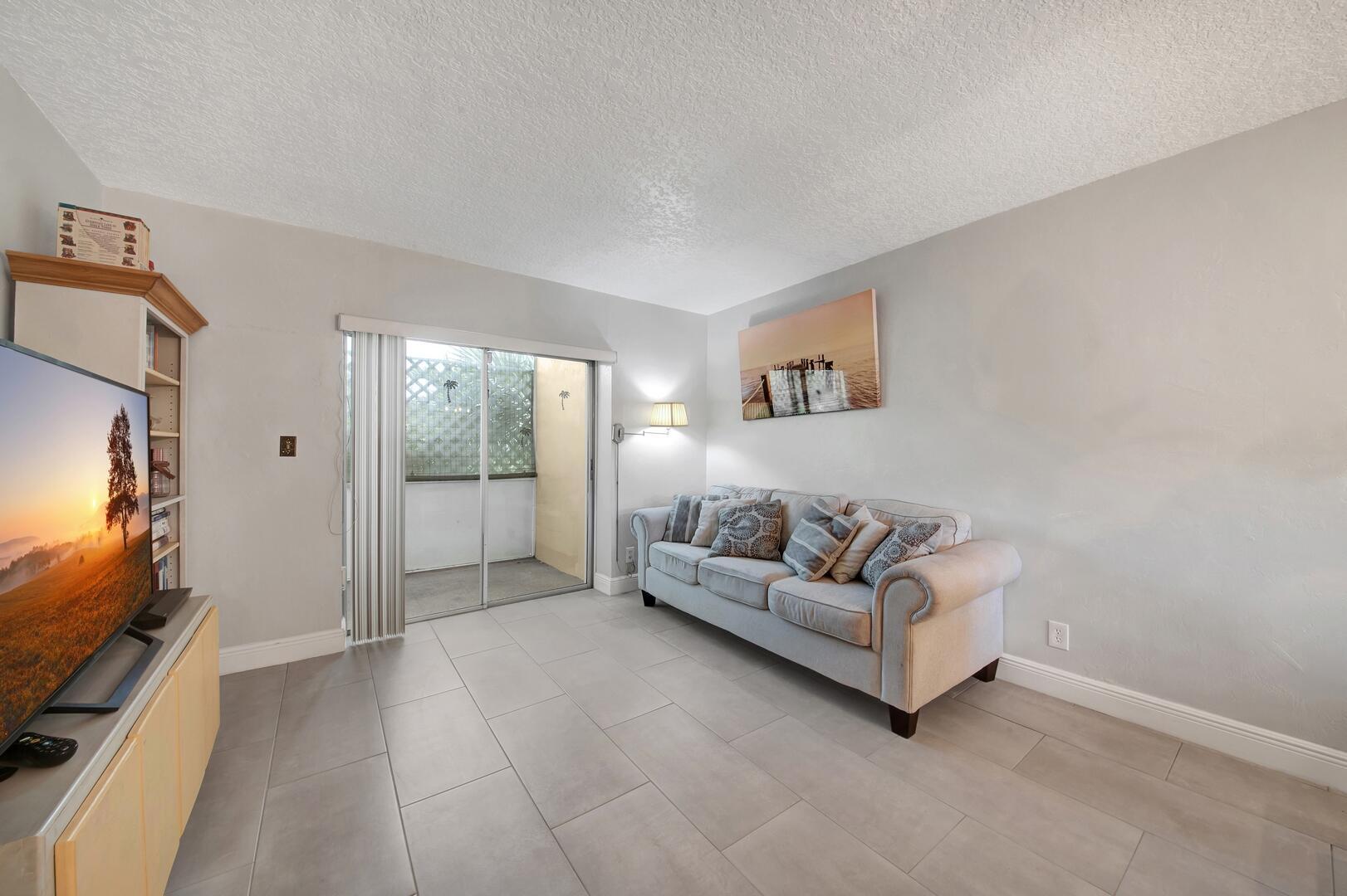 2812 S Garden Drive 109, Lake Worth, FL 33461, Lake Worth - Photo 3
