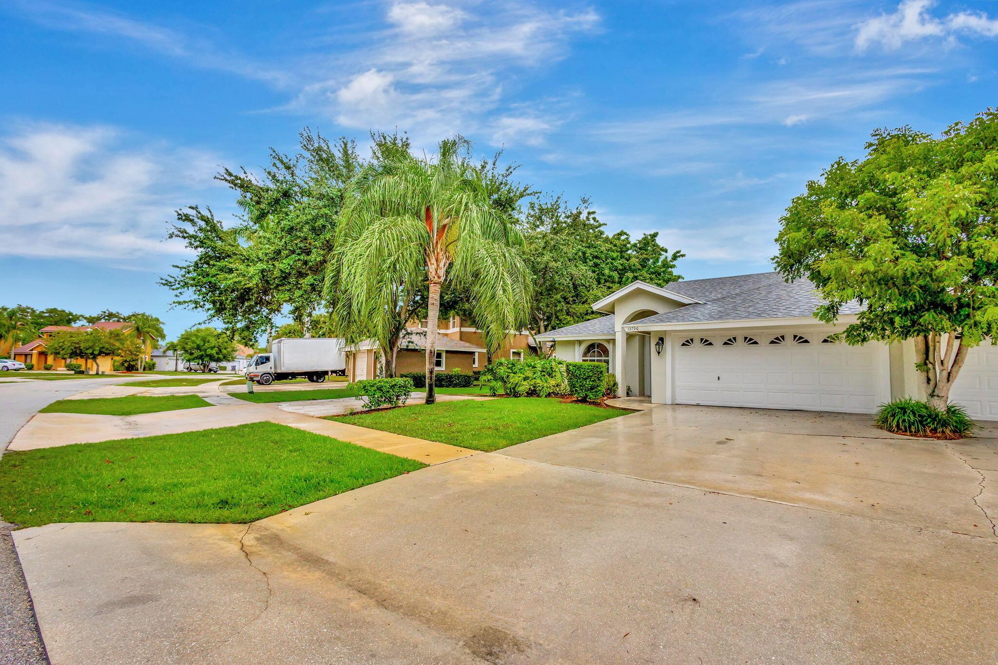 13796 Yarmouth Drive, Wellington, FL 33414, Wellington - Photo 2