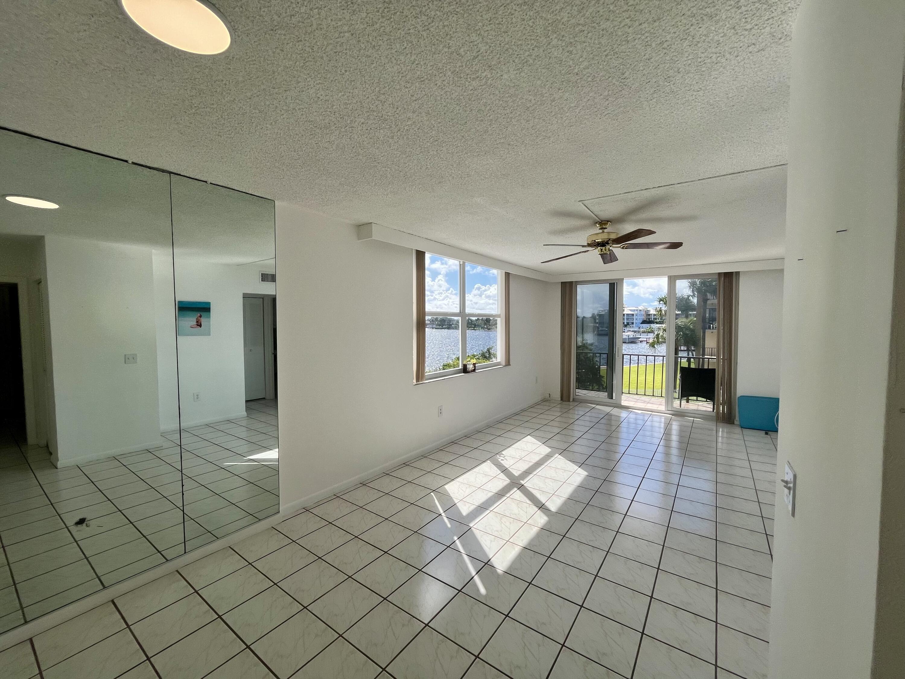 301 Croton Avenue 305, Lantana, FL 33462, Lantana - Photo 4