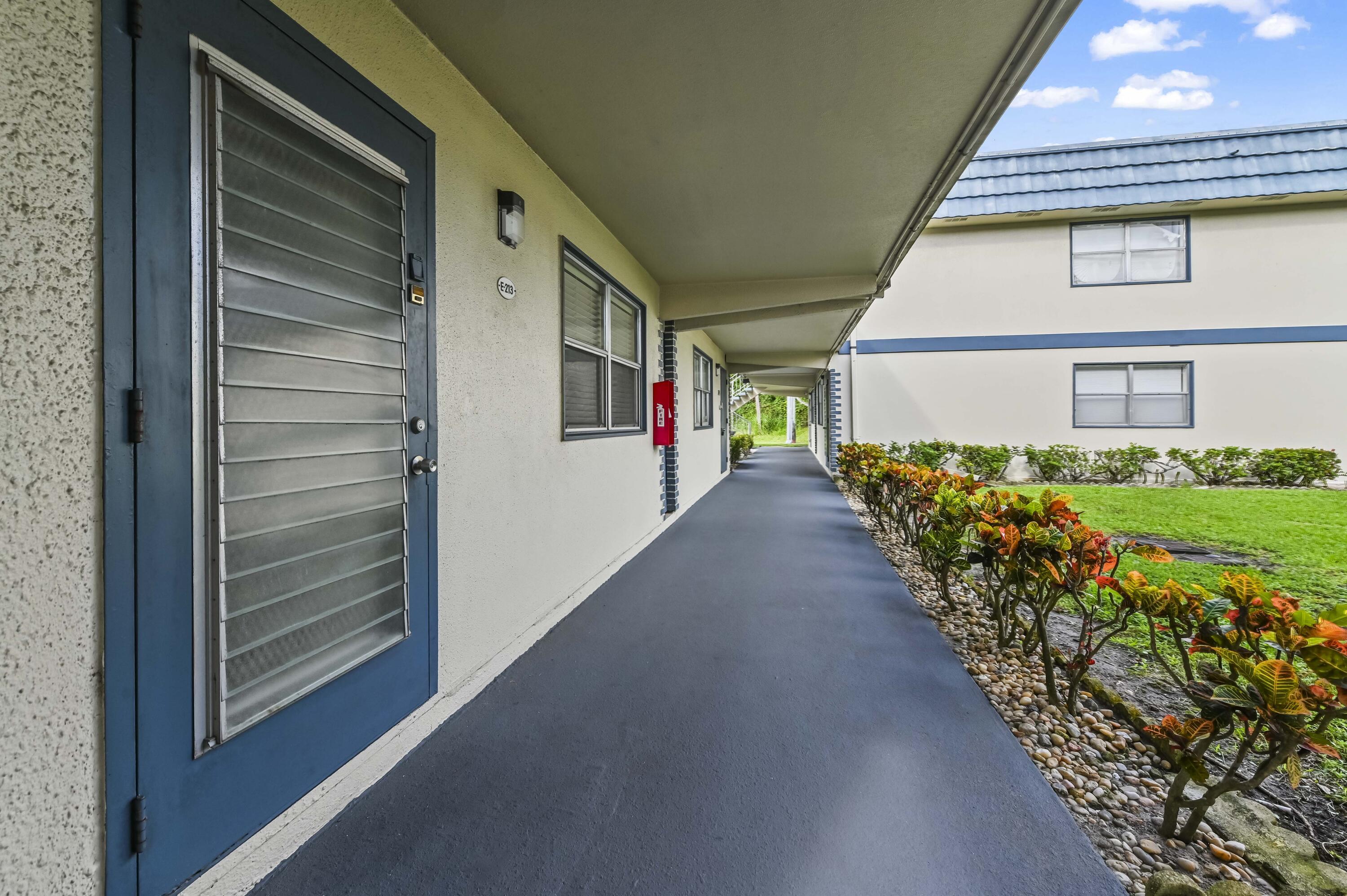 213 Brittany E, Delray Beach, FL 33446, Delray Beach - Photo 3