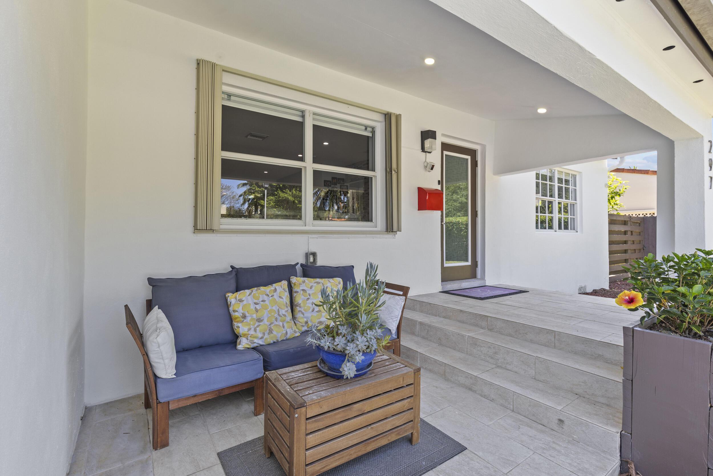 297 Minola Drive, Miami Springs, FL 33166, Miami Springs - Photo 5