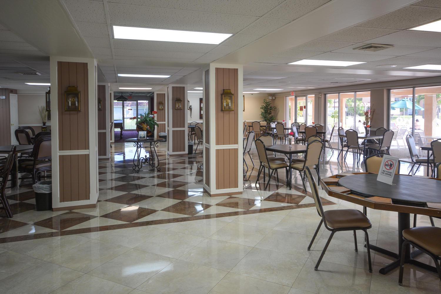 477 Lake Dora Drive, West Palm Beach, FL 33411, West Palm Beach - Photo 2