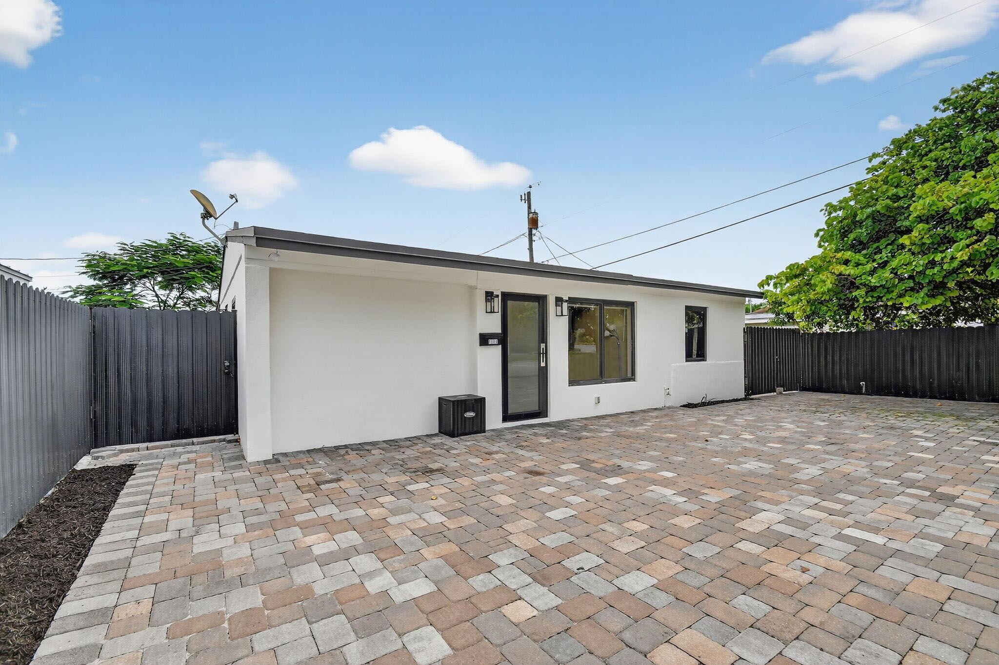 5008 Parker Avenue, West Palm Beach, FL 33405, West Palm Beach - Photo 2