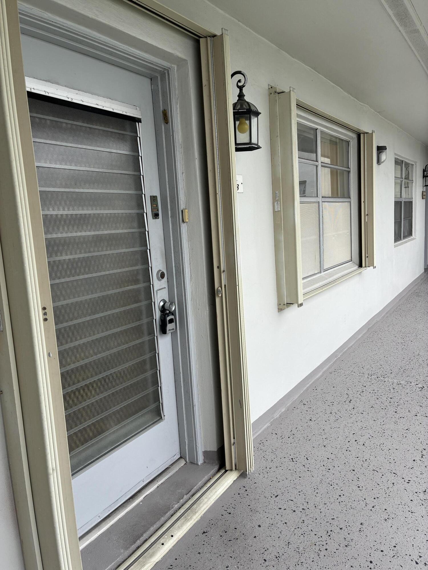 574 Burgundy L 574, Delray Beach, FL 33484, Delray Beach - Photo 2