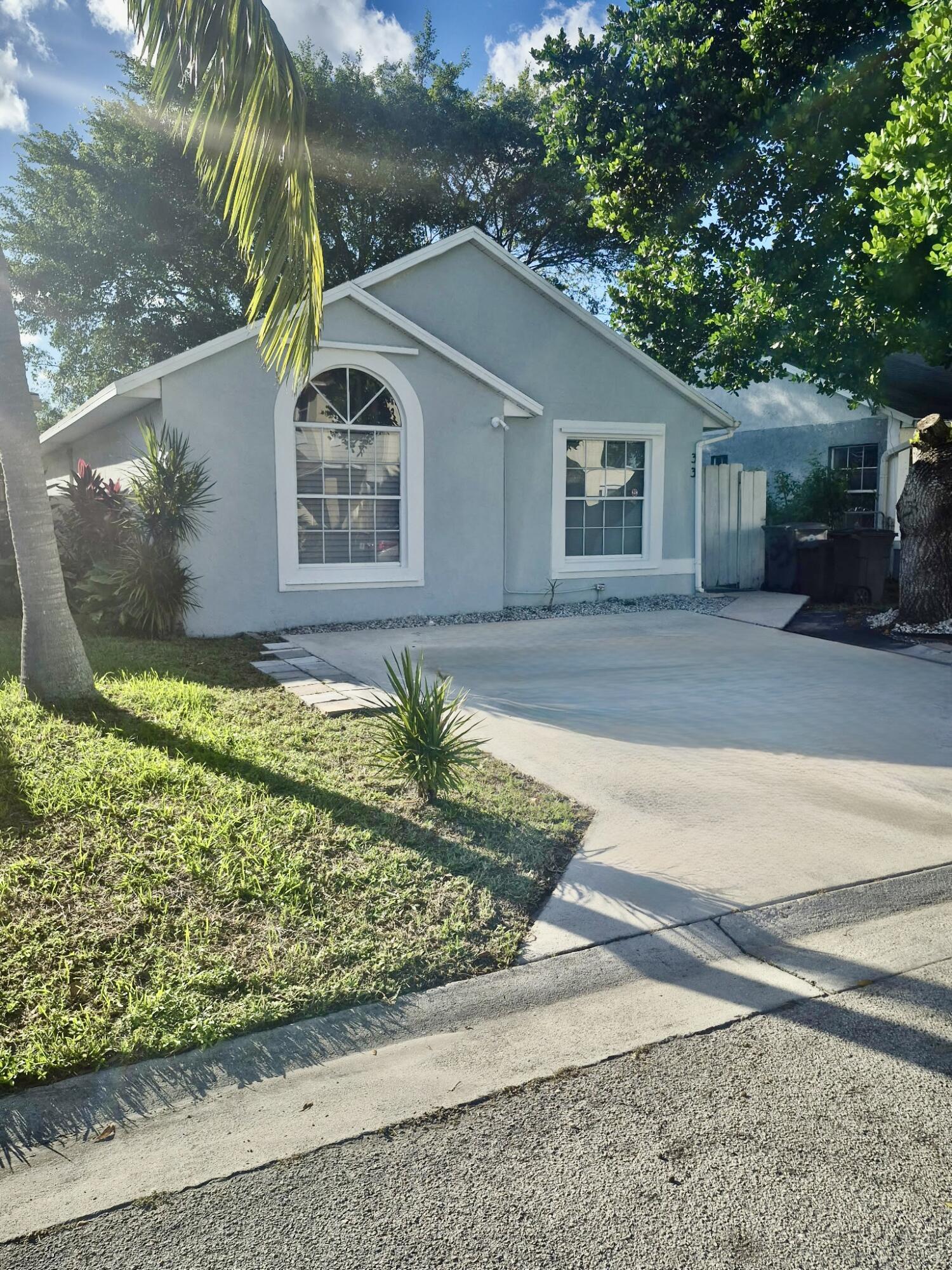 33 Plumage Lane, West Palm Beach, FL 33415, West Palm Beach