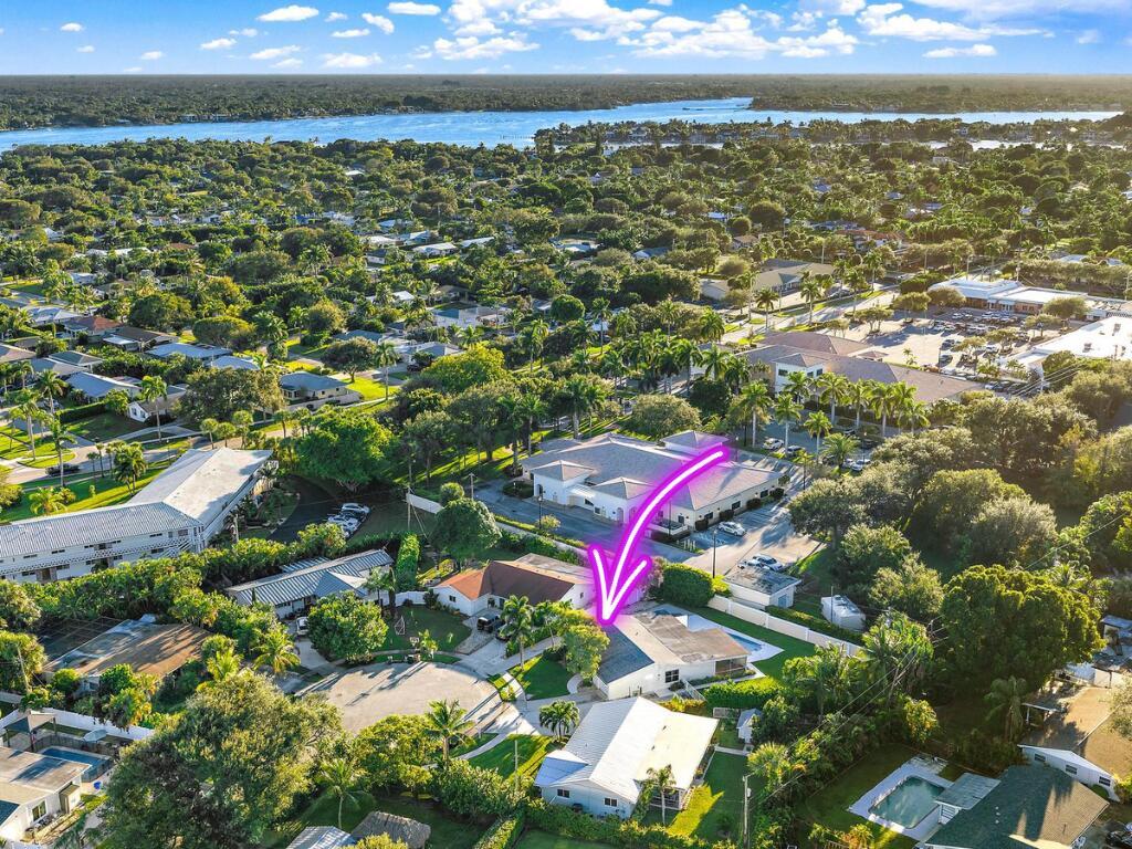 77 Holly Circle, Tequesta, FL 33469, Tequesta - Photo 2