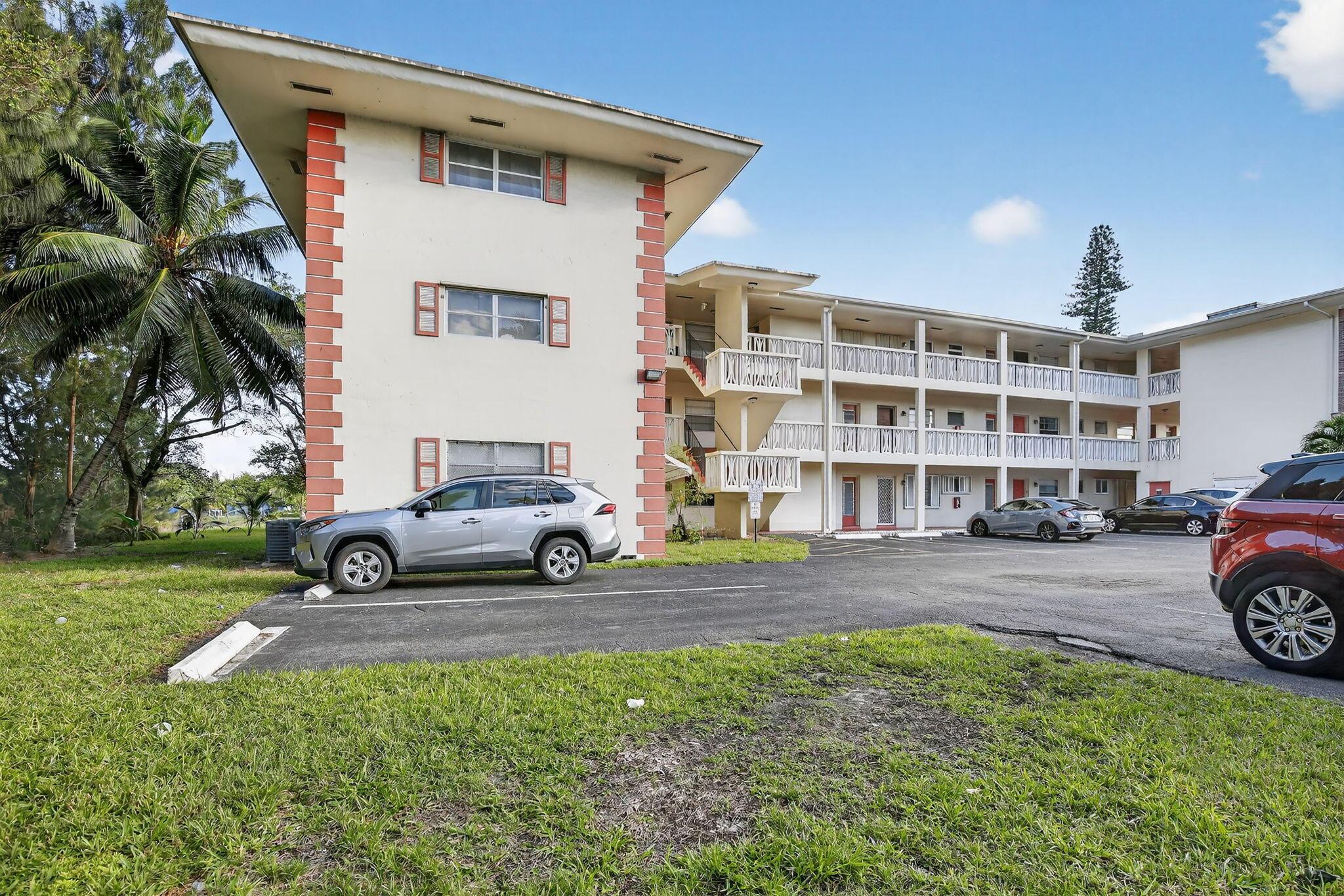 4770 NW 10th Court 104, Plantation, FL 33313, Plantation - Photo 4
