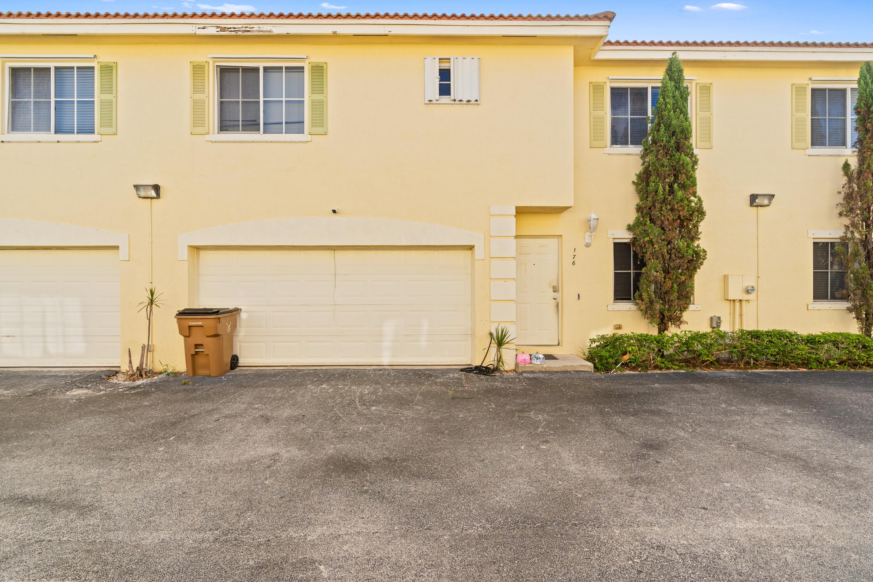 176 SE 2nd Street SE, Deerfield Beach, FL 33441, Deerfield Beach - Photo 2