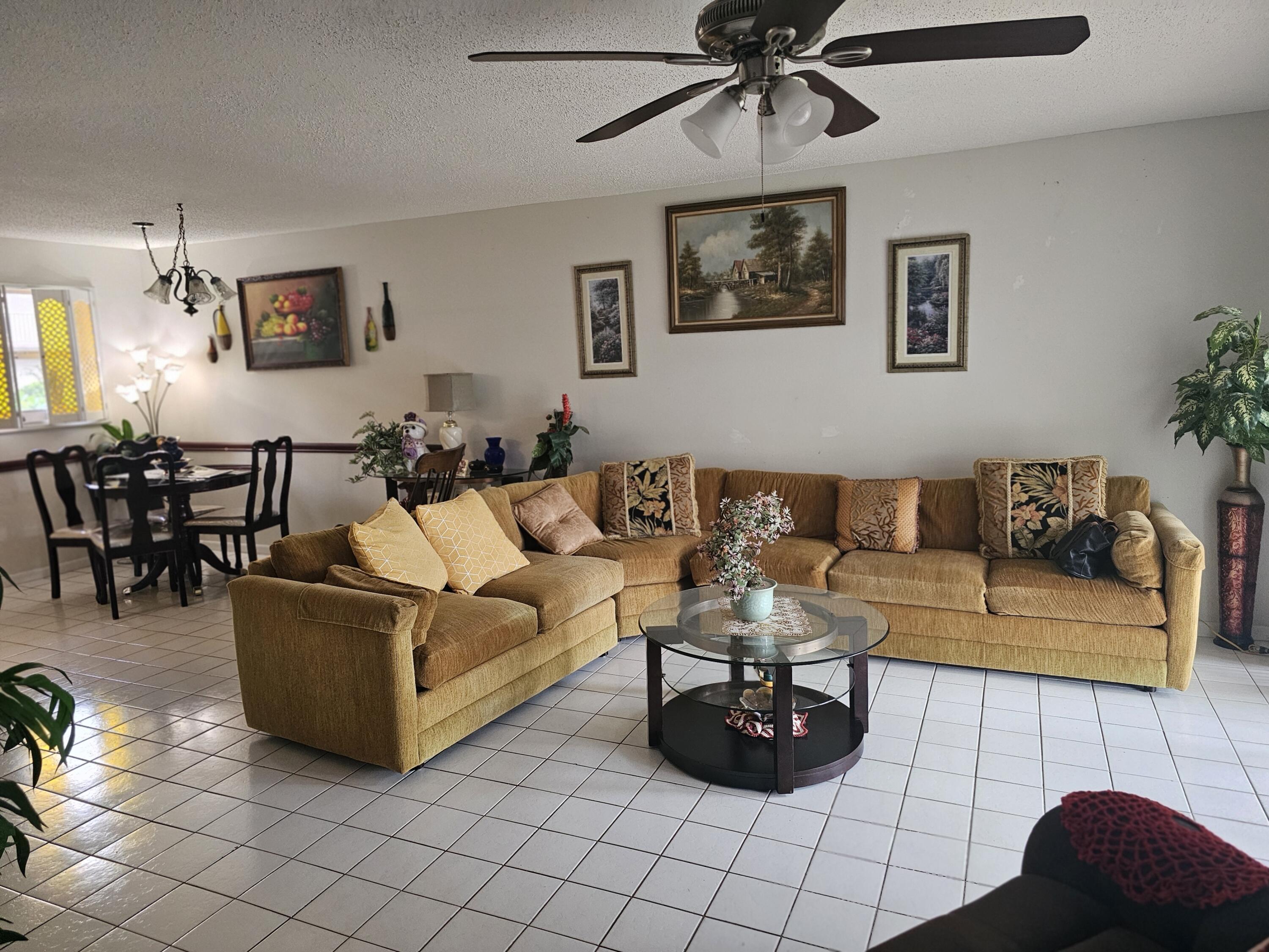 721 Lori Dr 105, Palm Springs, FL 33461, Palm Springs - Photo 4