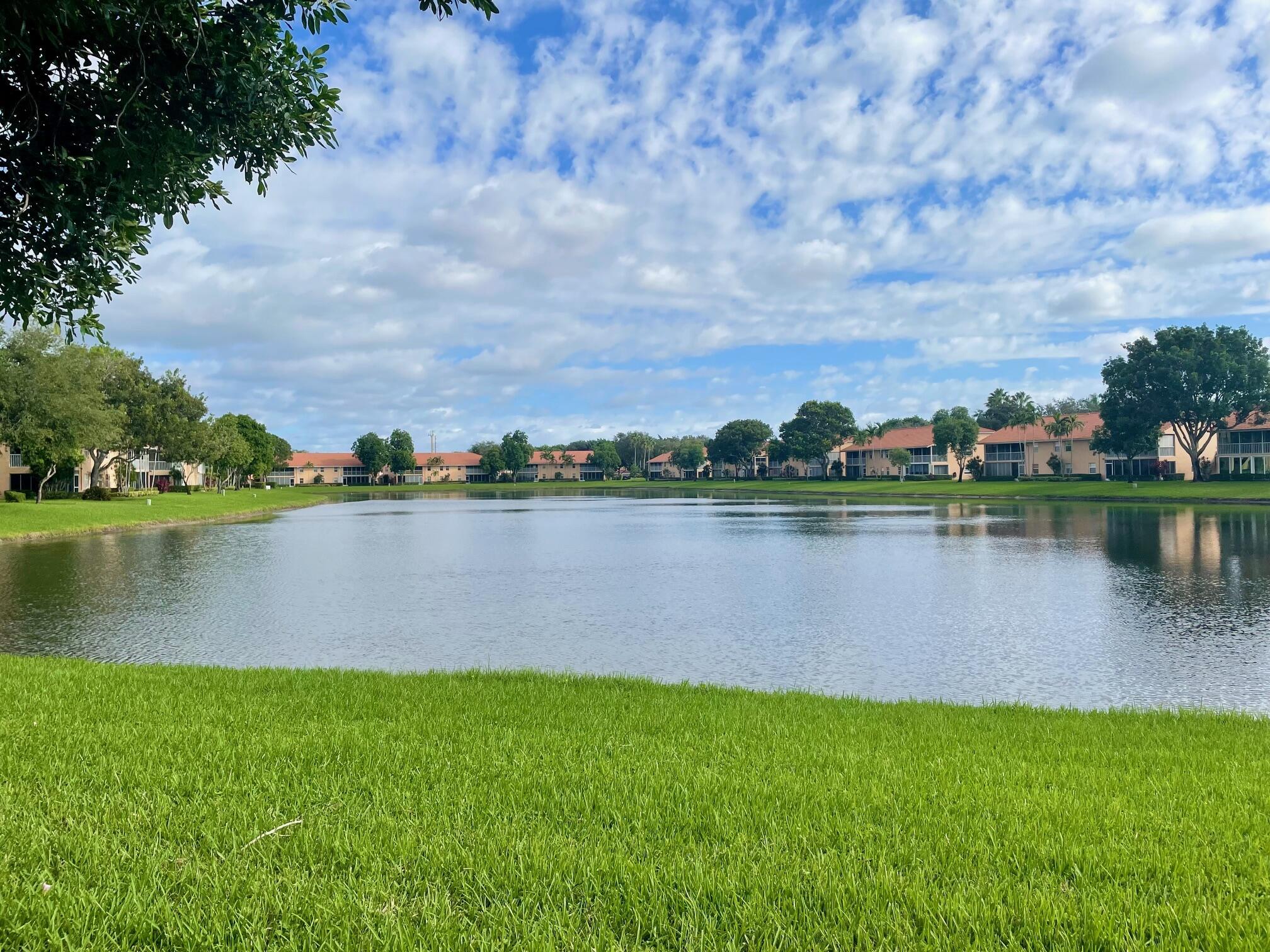 9709 Shadybrook Drive 201, Boynton Beach, FL 33437, Boynton Beach - Photo 2