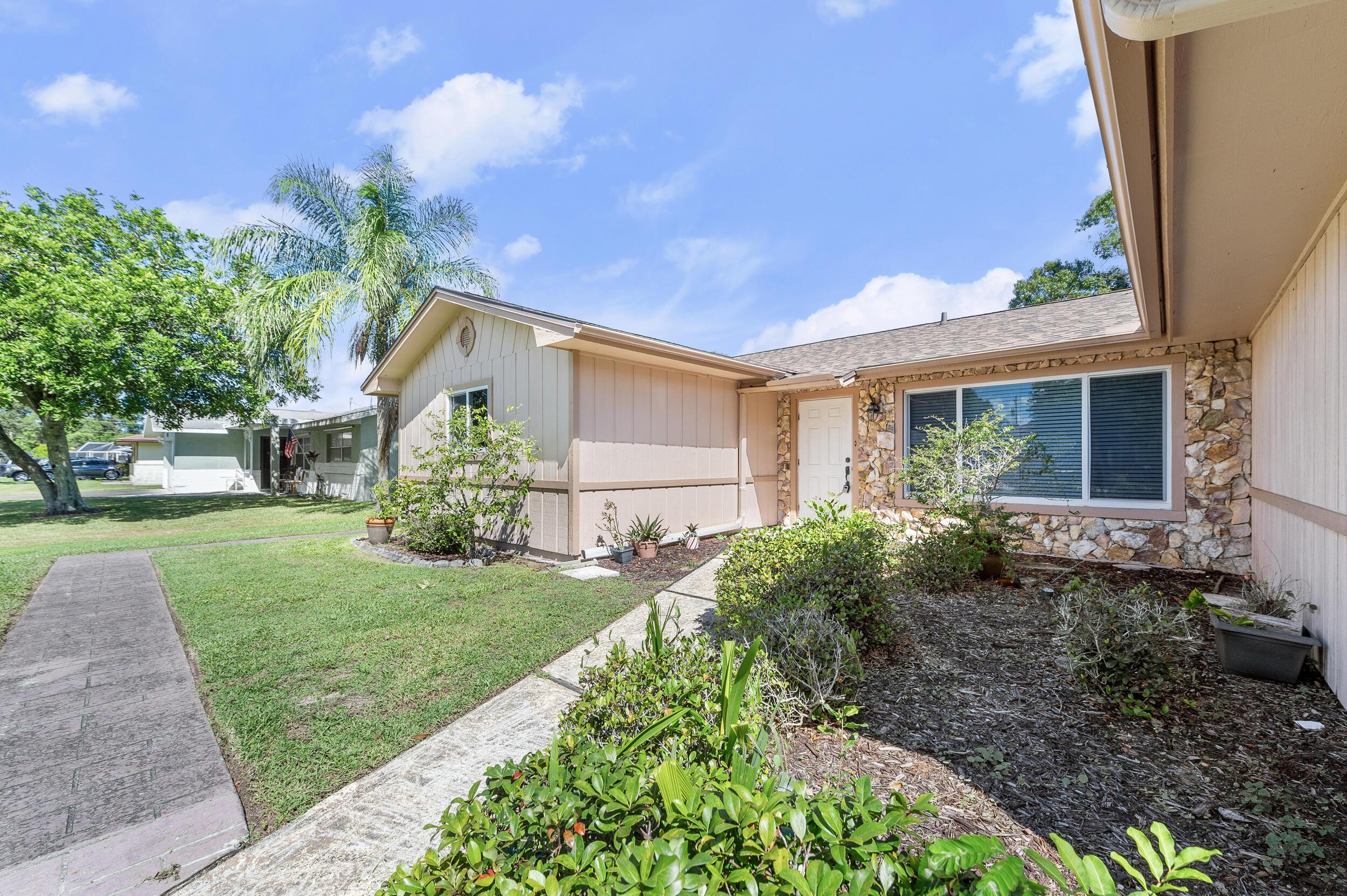 357 NW Hogan Street, Port St. Lucie, FL 34983, Port St. Lucie - Photo 2