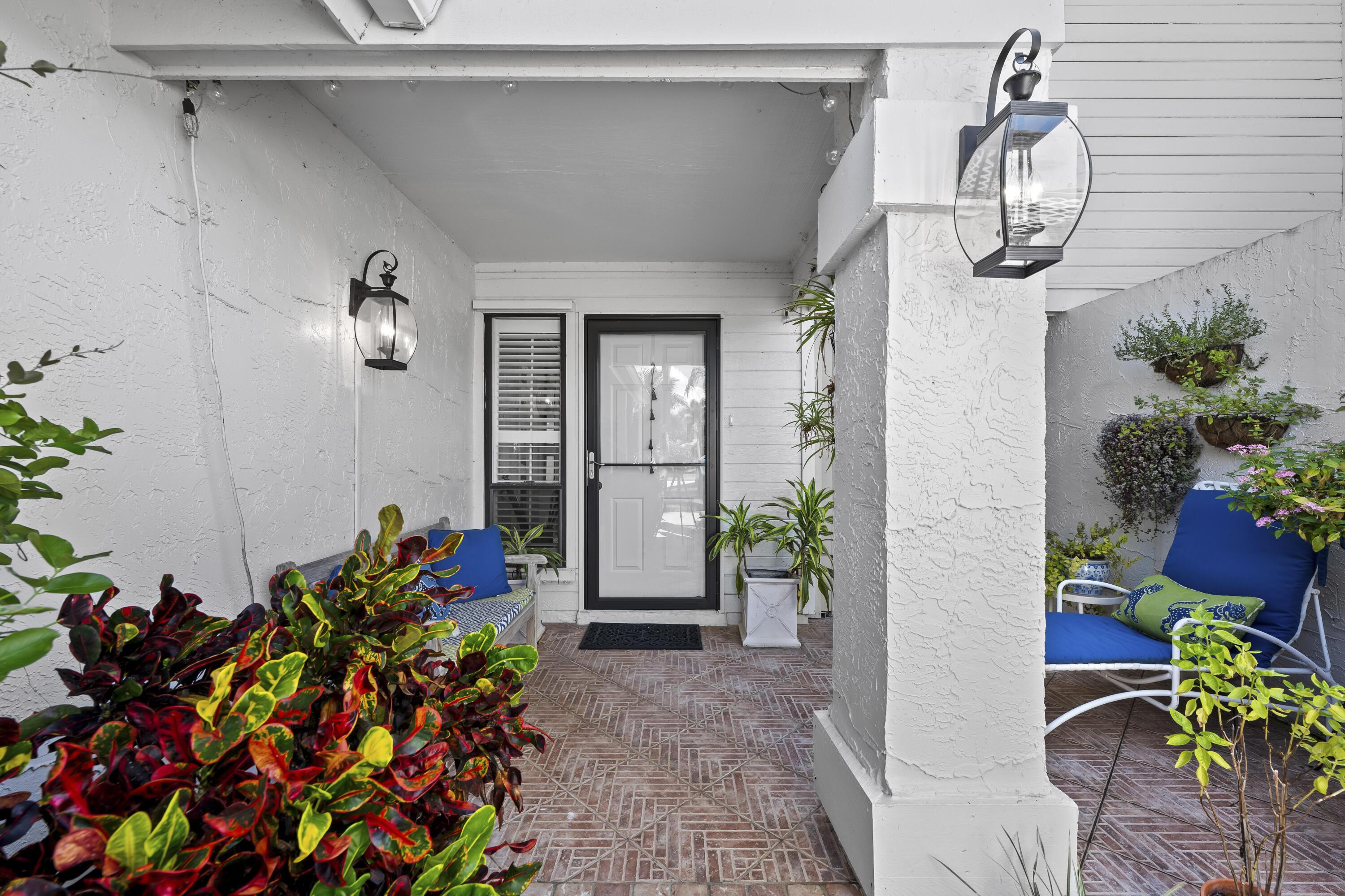 5610 SE Foxcross Place, Stuart, FL 34997, Stuart - Photo 2