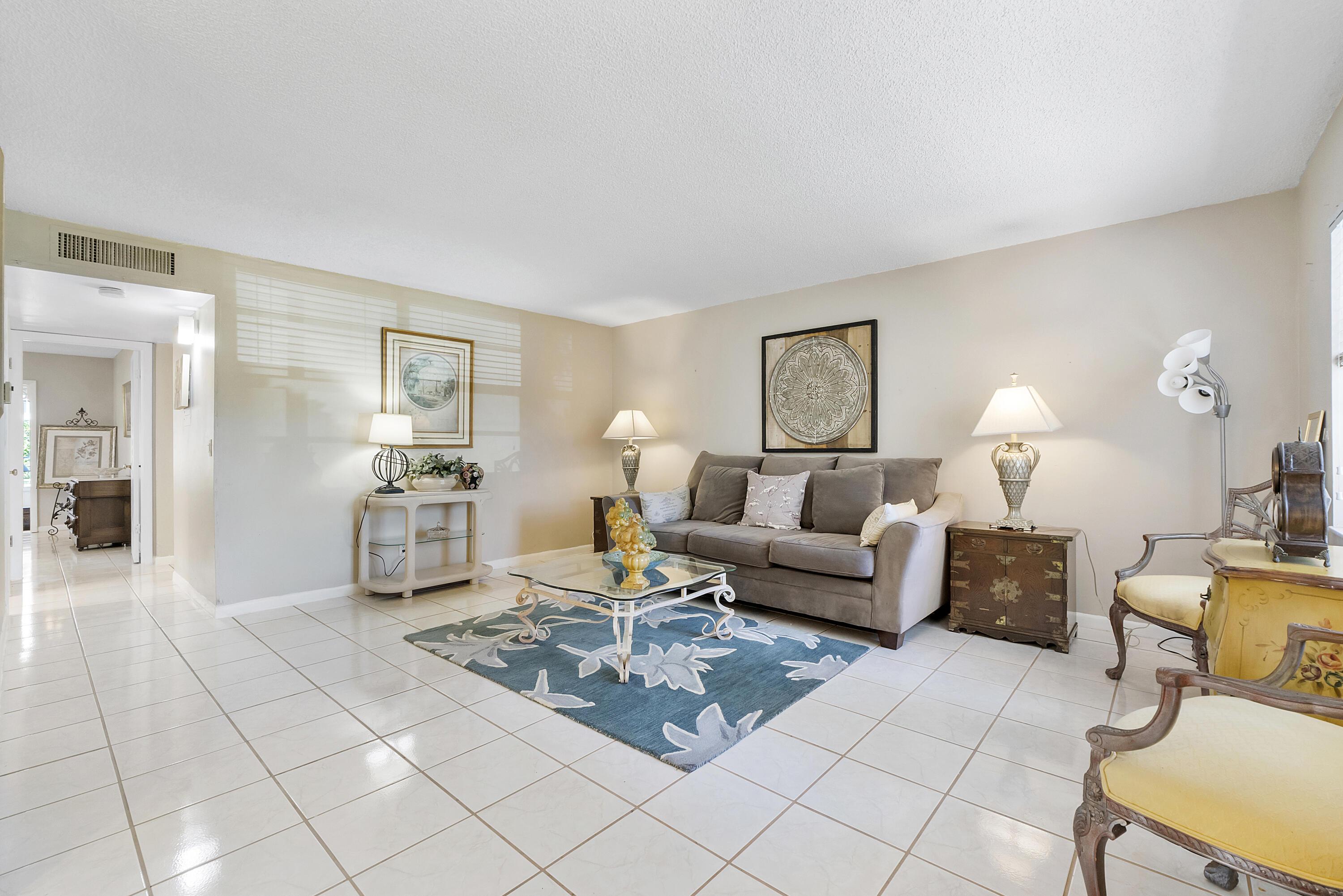 157 Flanders D, Delray Beach, FL 33484, Delray Beach - Photo 2