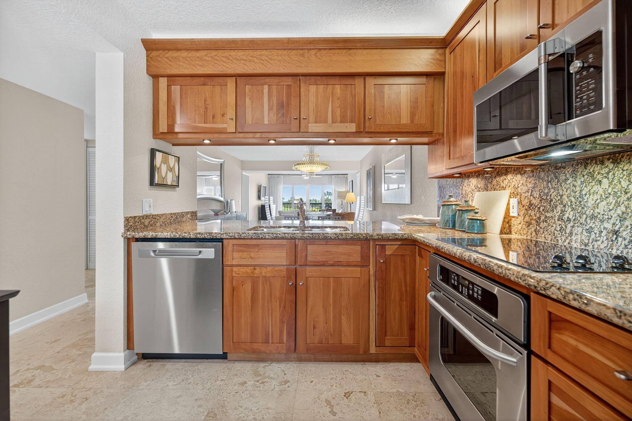 401 Ocean Bluffs Boulevard 205, Jupiter, FL 33477, Jupiter - Photo 5