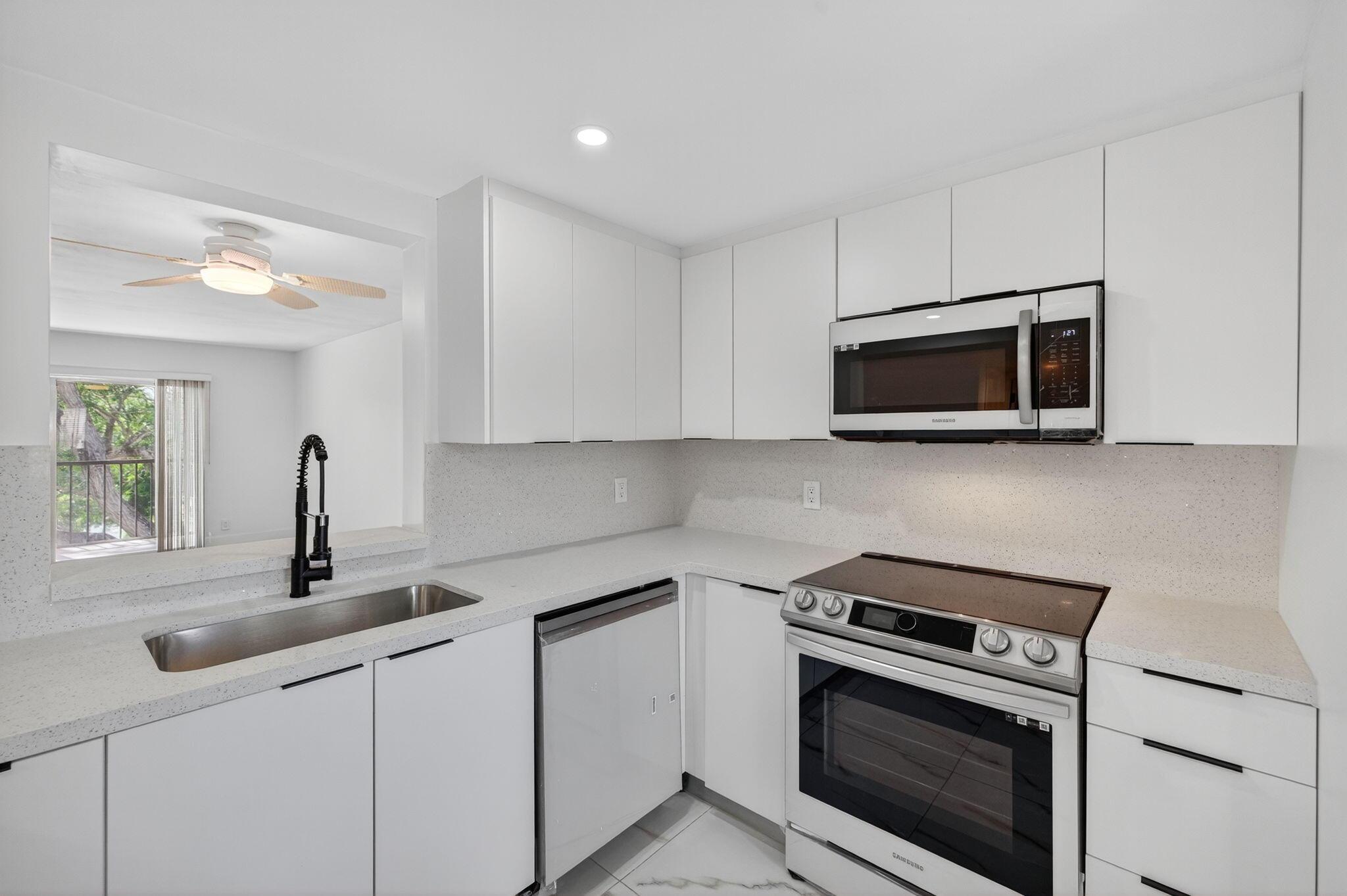 14375 Strathmore Lane 303, Delray Beach, FL 33446, Delray Beach - Photo 4
