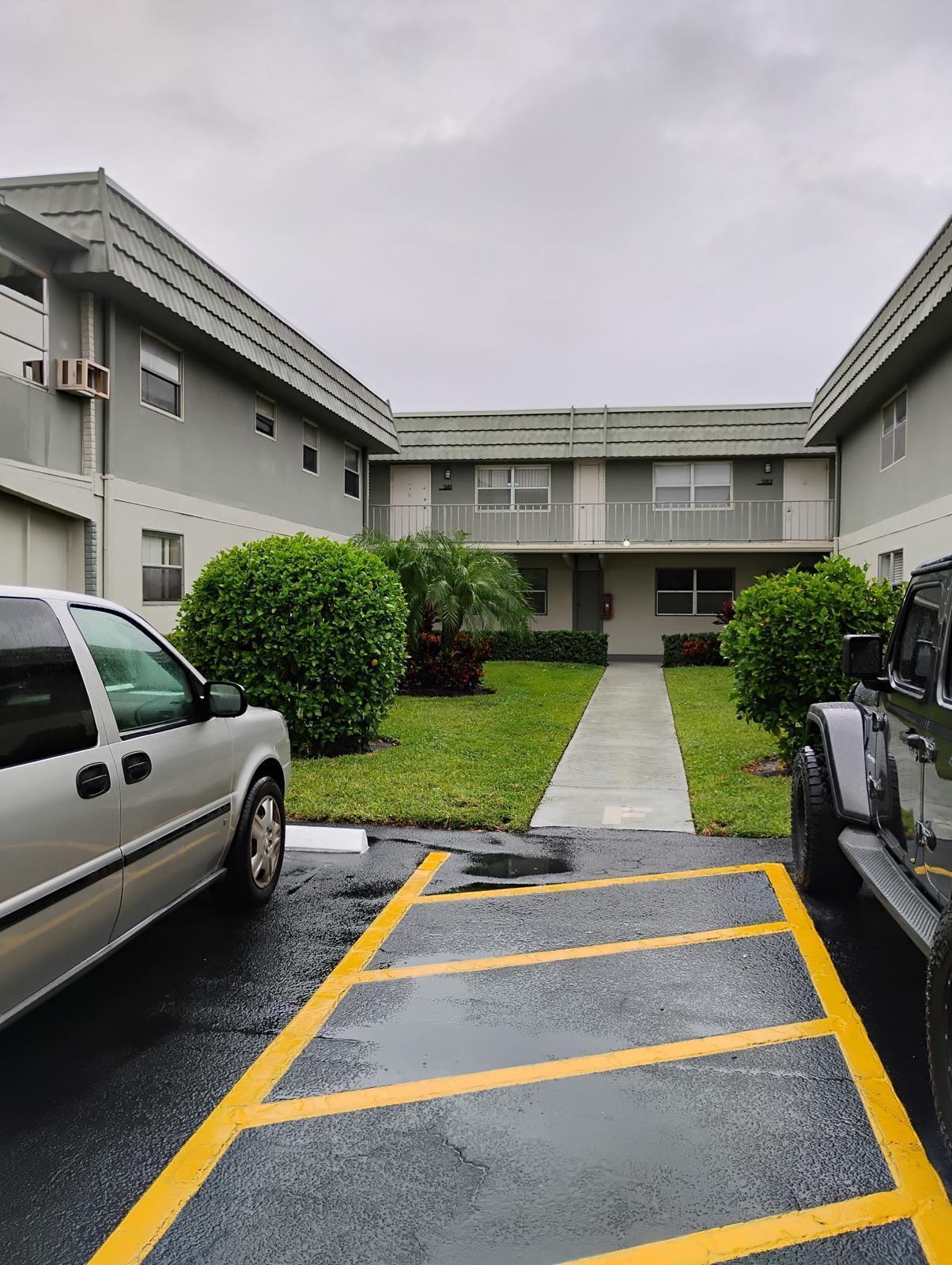 280 Flanders F, Delray Beach, FL 33484, Delray Beach - Photo 3