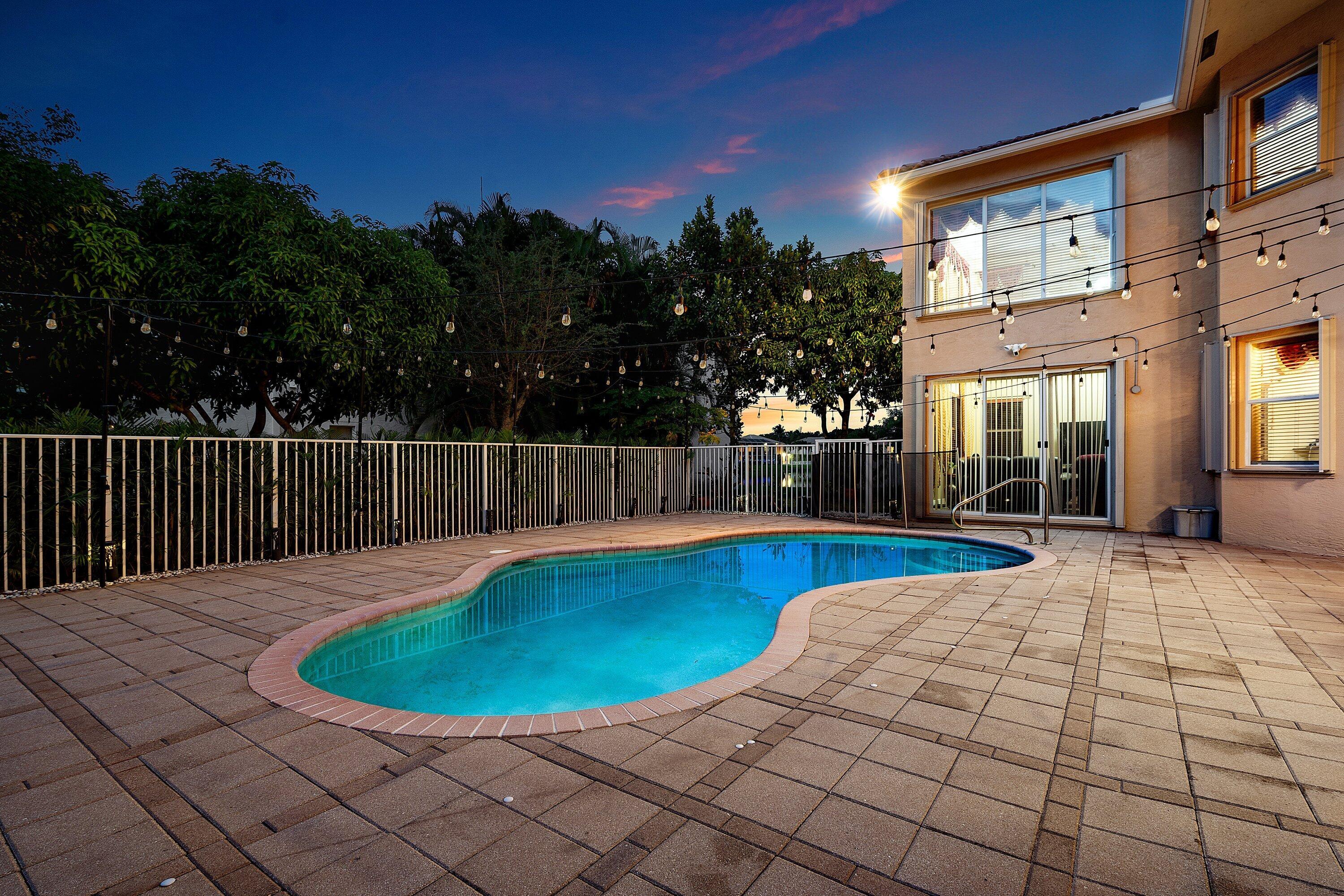 9915 Via Bernini, Lake Worth, FL 33467, Lake Worth - Photo 4