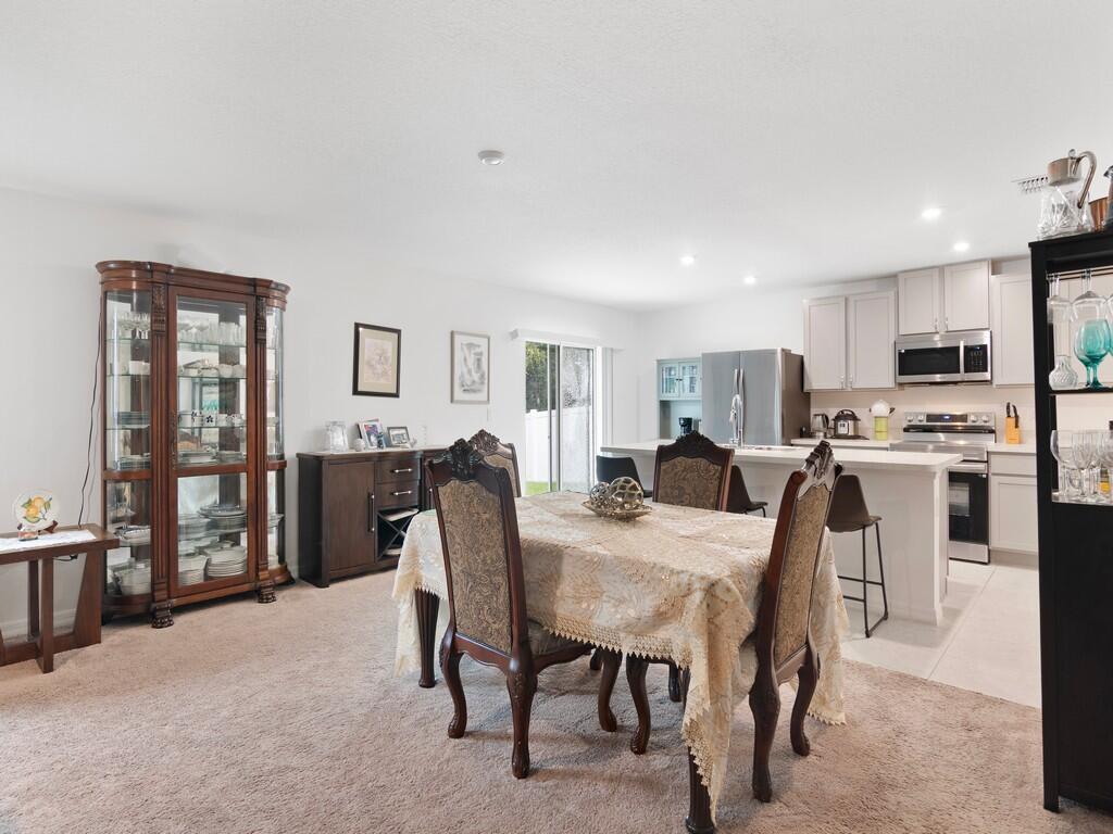 7976 105th Avenue, Vero Beach, FL 32967, Vero Beach - Photo 4
