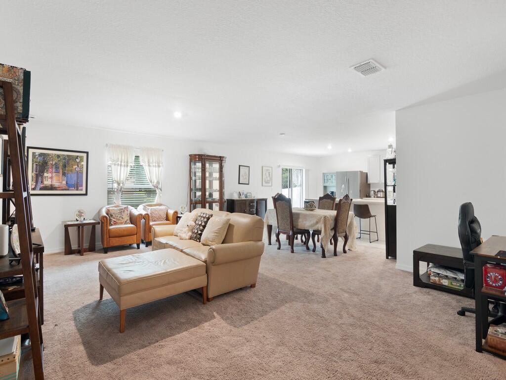 7976 105th Avenue, Vero Beach, FL 32967, Vero Beach - Photo 5