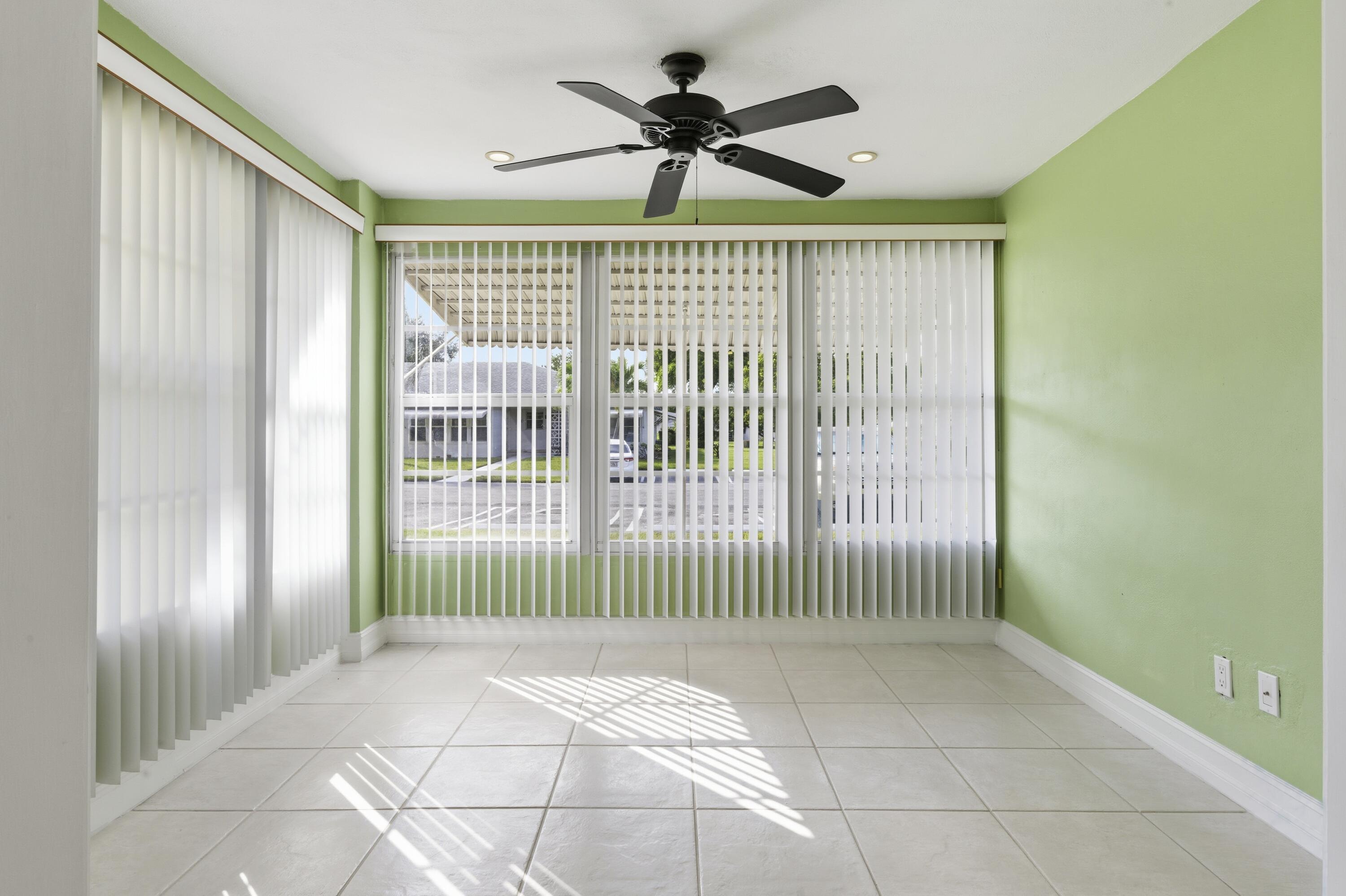 1167 S Drive Circle D, Delray Beach, FL 33445, Delray Beach - Photo 4