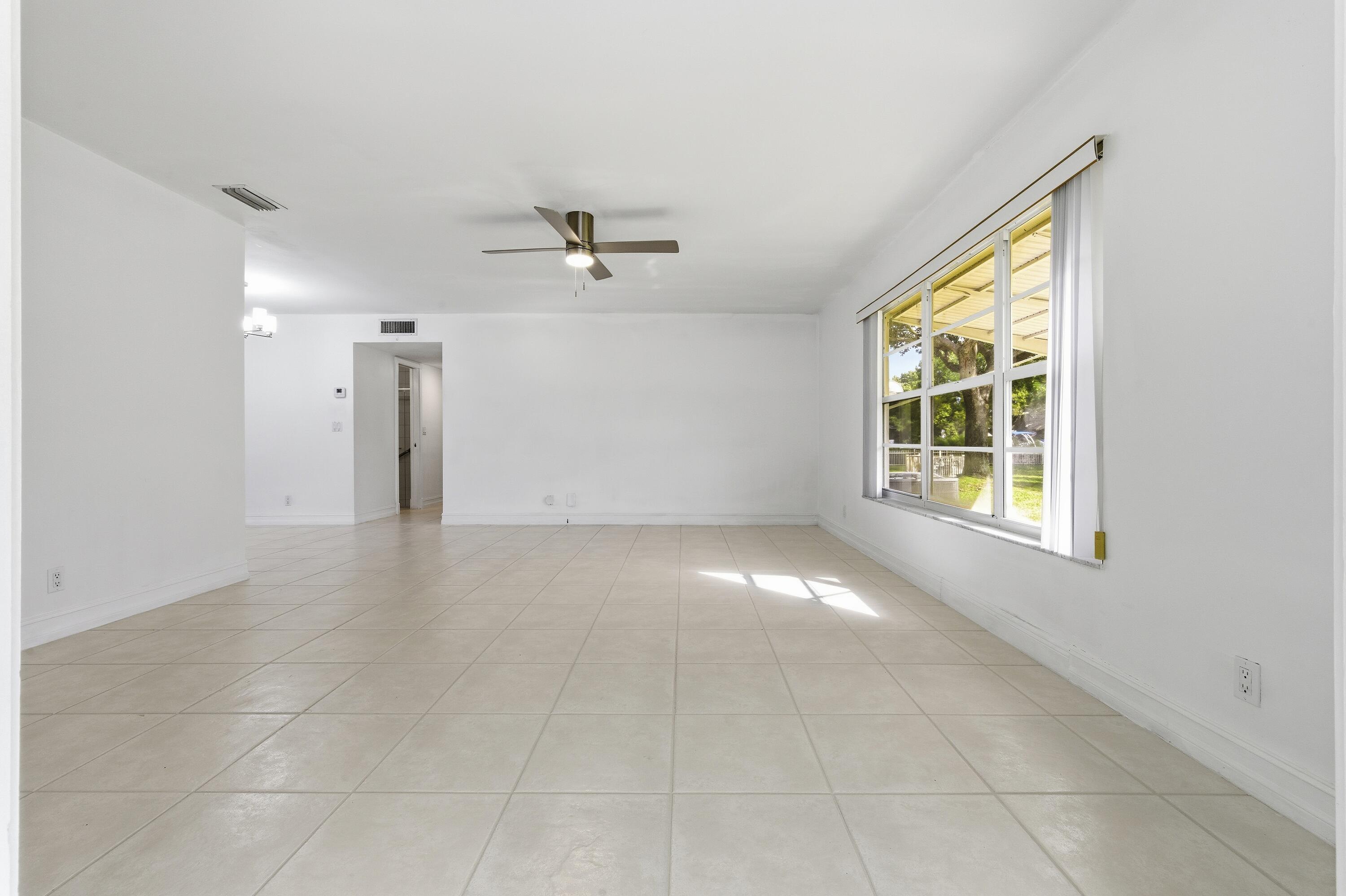 1167 S Drive Circle D, Delray Beach, FL 33445, Delray Beach - Photo 5
