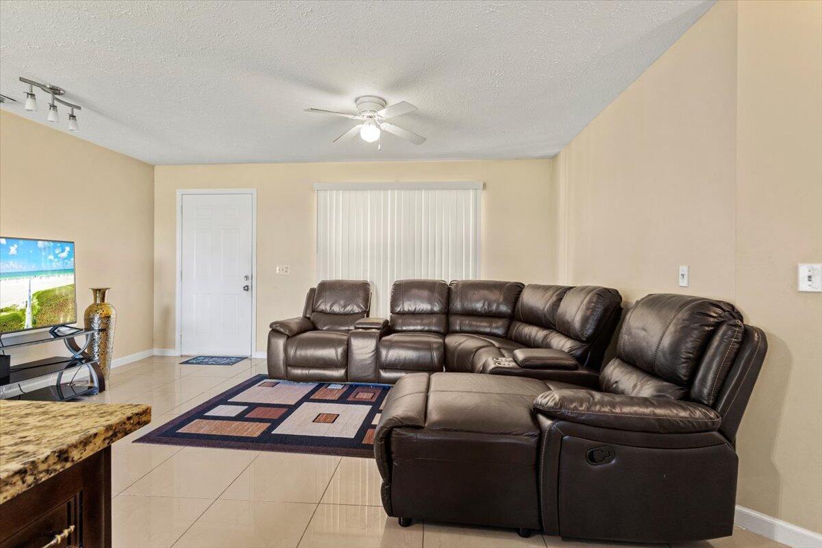 2174 SW Larchmont Lane, Port St. Lucie, FL 34984, Port St. Lucie - Photo 4