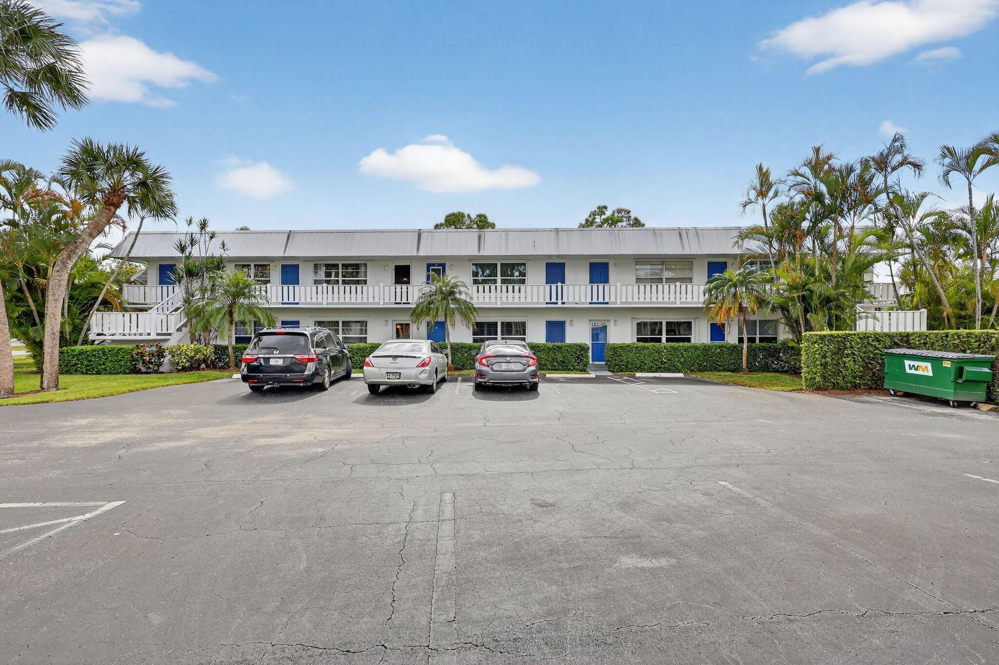 2929 SE Ocean Boulevard J10, Stuart, FL 34996, Stuart - Photo 2